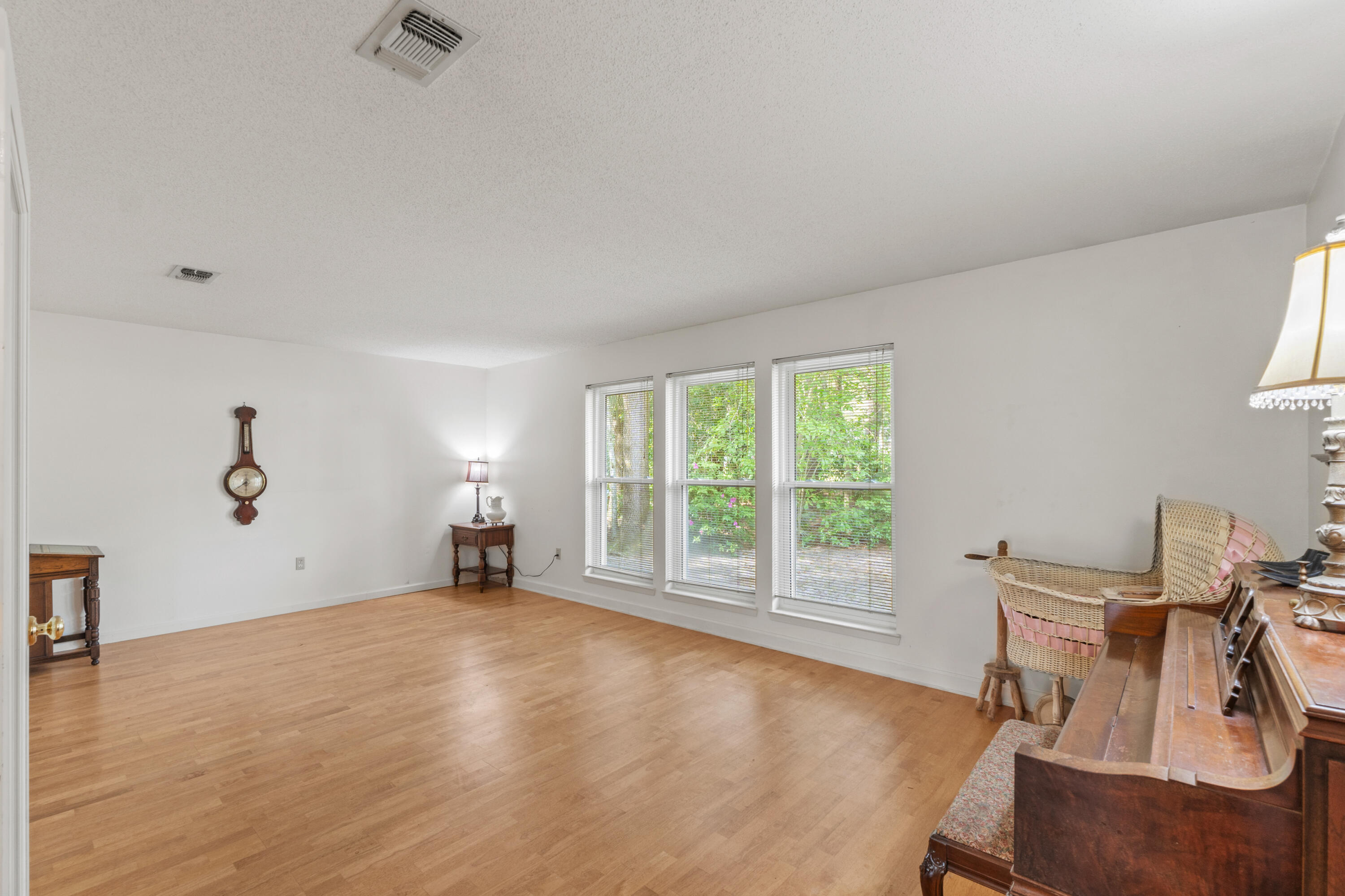 LAKE LORRAINE ESTATES 1 - Residential