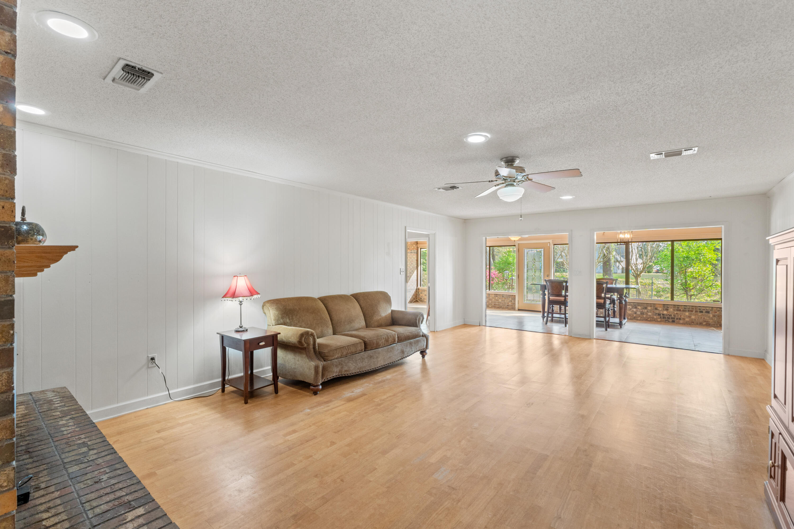 LAKE LORRAINE ESTATES 1 - Residential