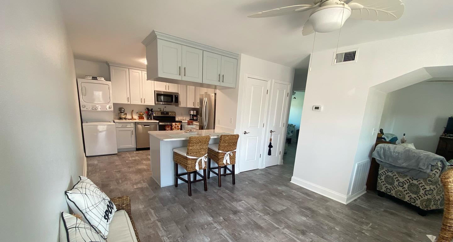 BREAKERS WEST - Residential Lease