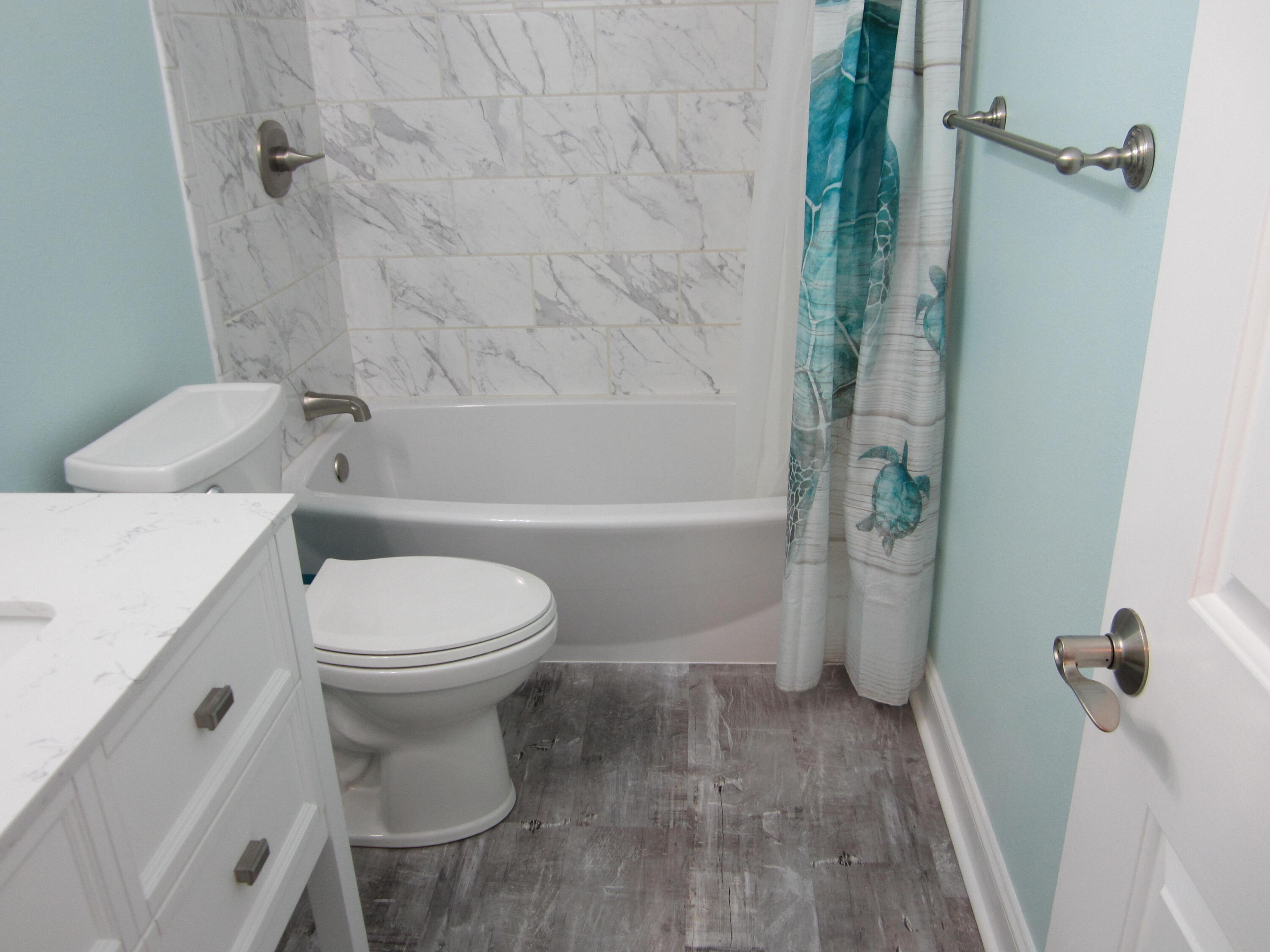 BREAKERS WEST - Residential Lease