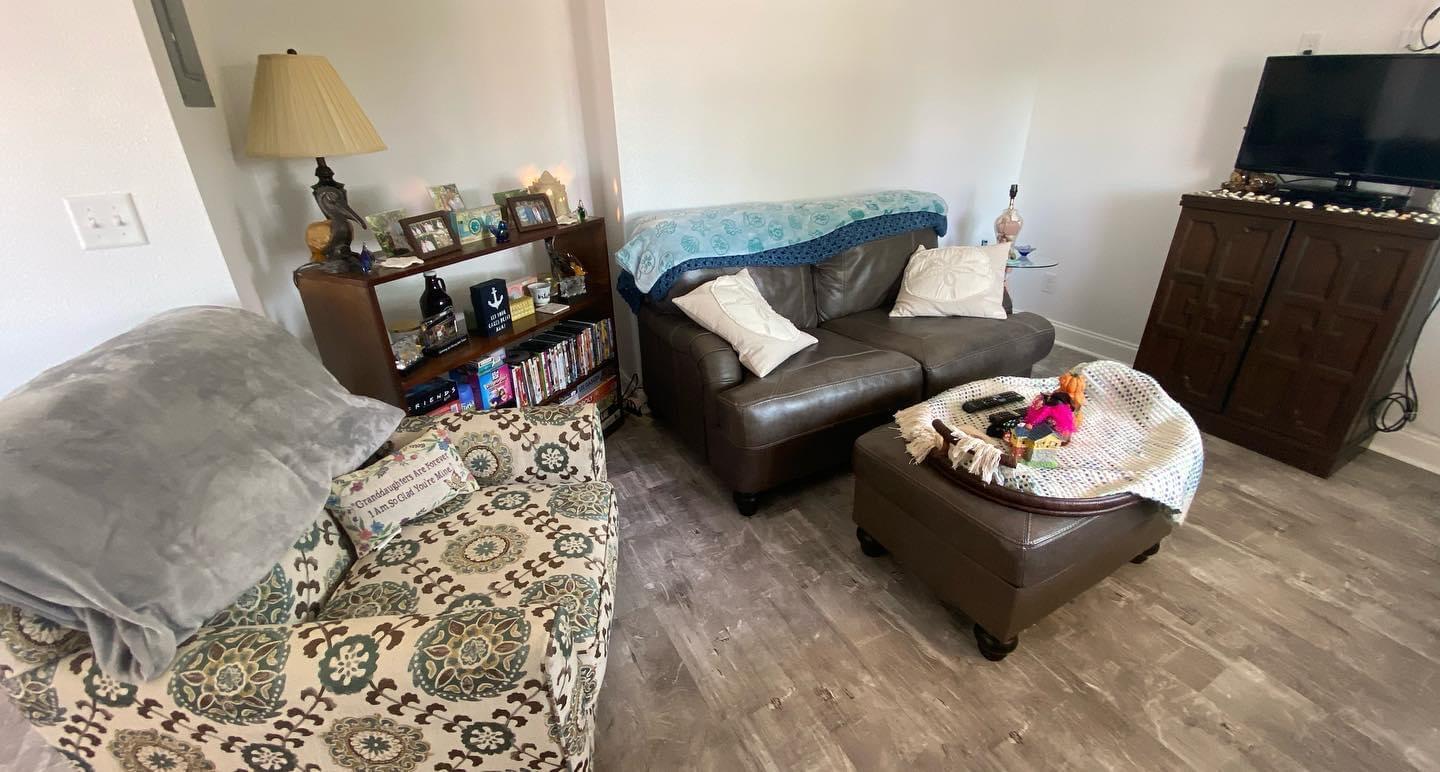 BREAKERS WEST - Residential Lease