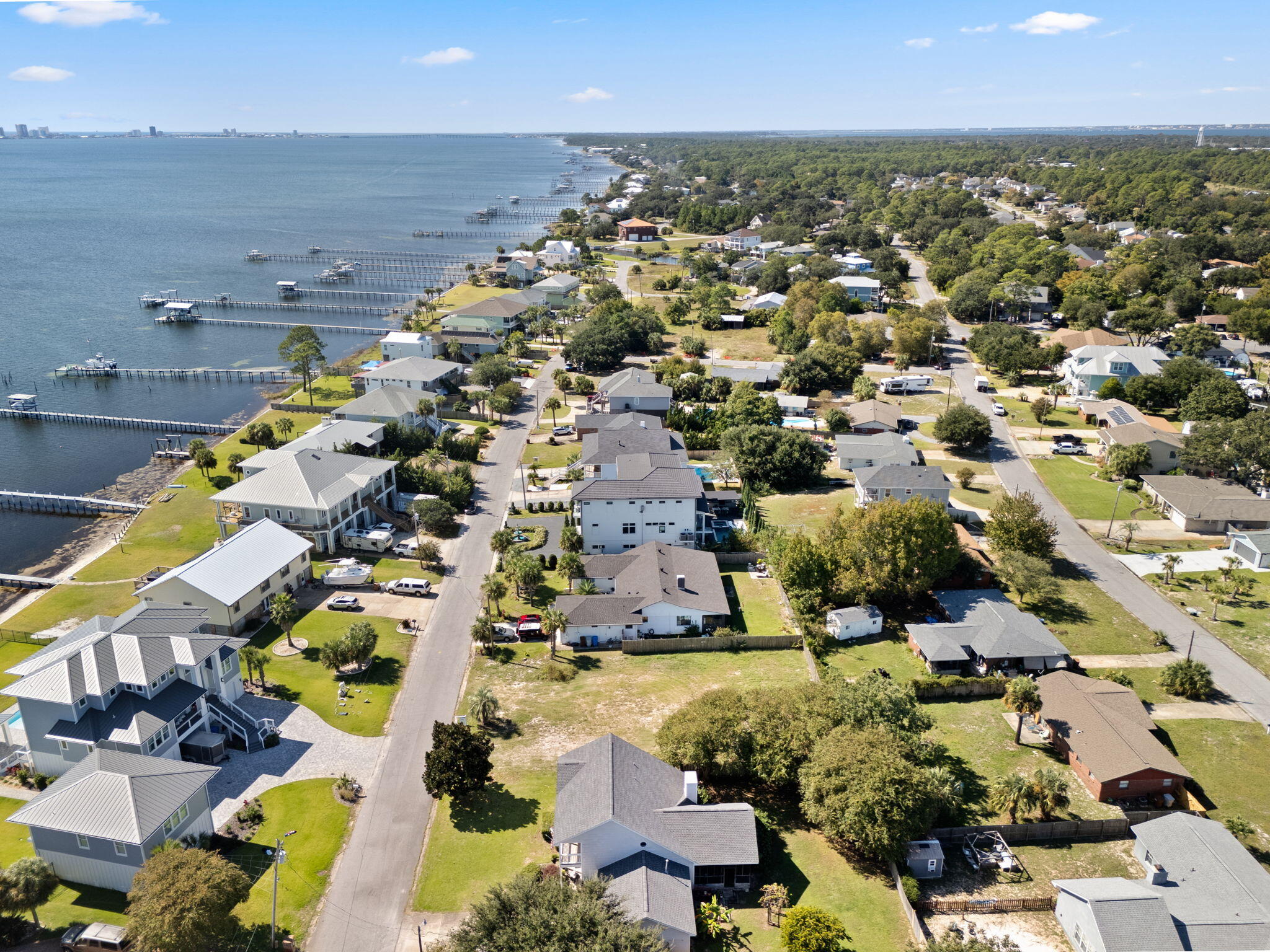 SANTA ROSA SHORES - Residential