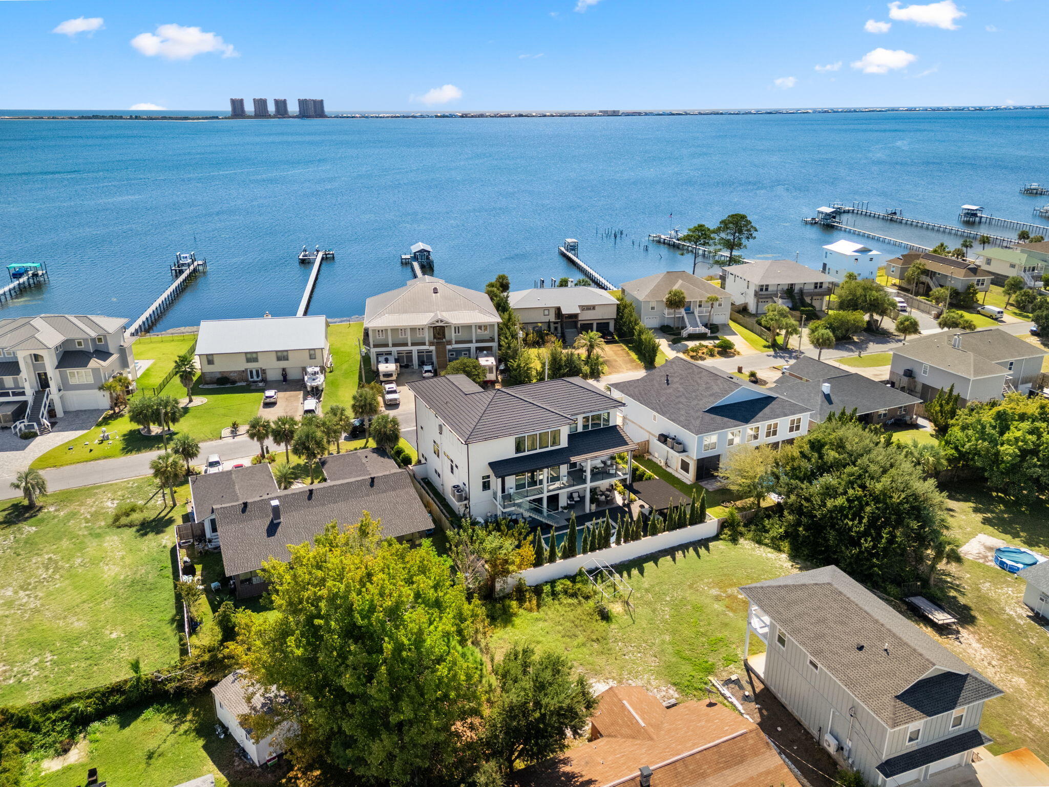 SANTA ROSA SHORES - Residential