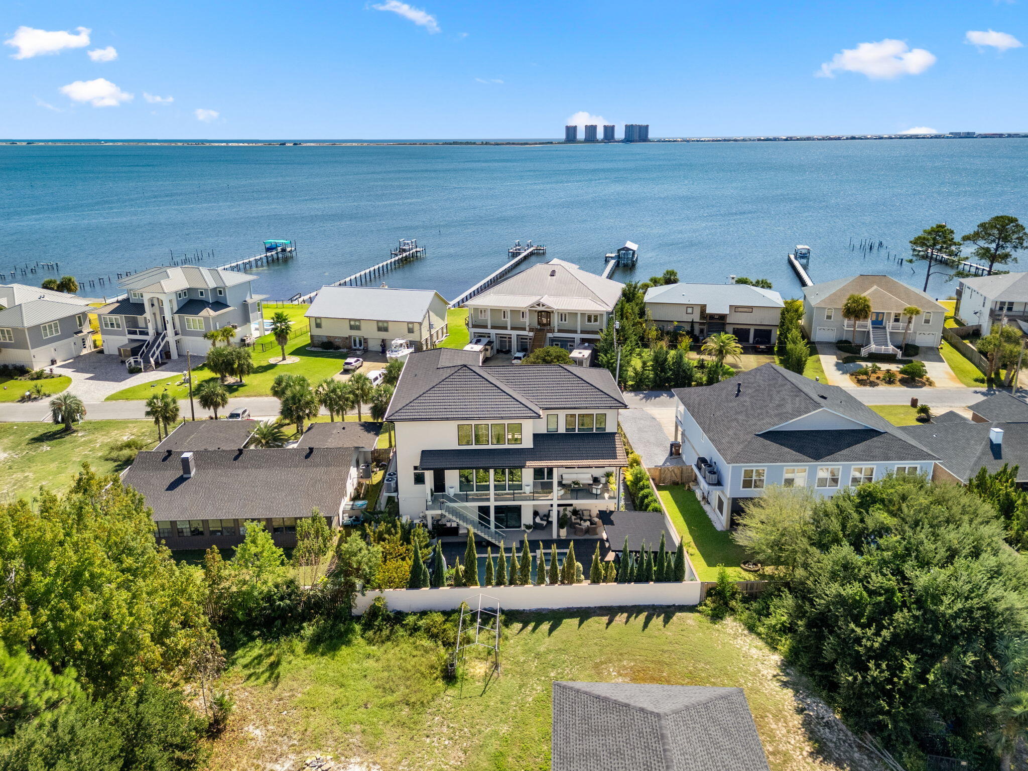 SANTA ROSA SHORES - Residential