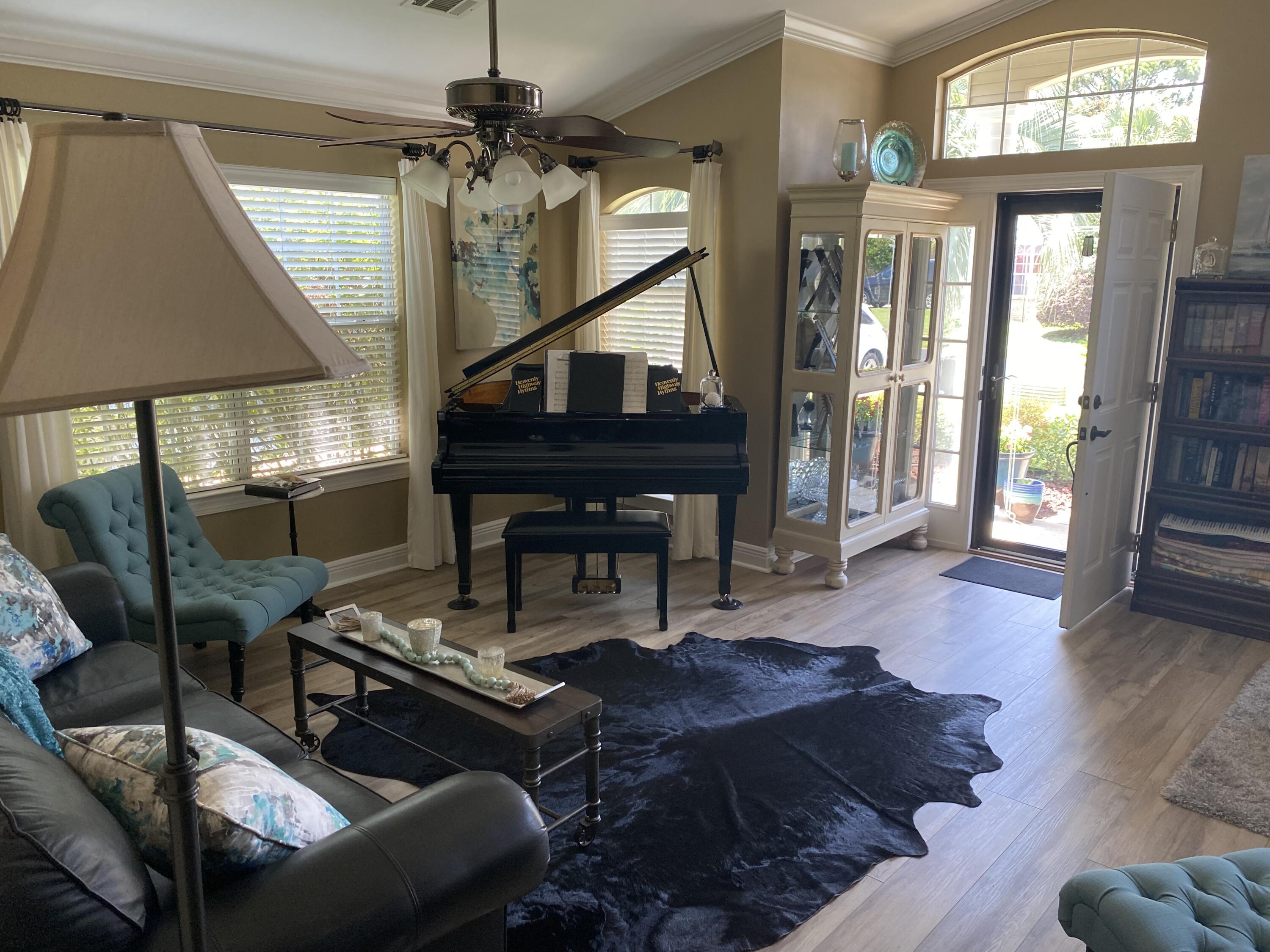 ESCADA - Residential