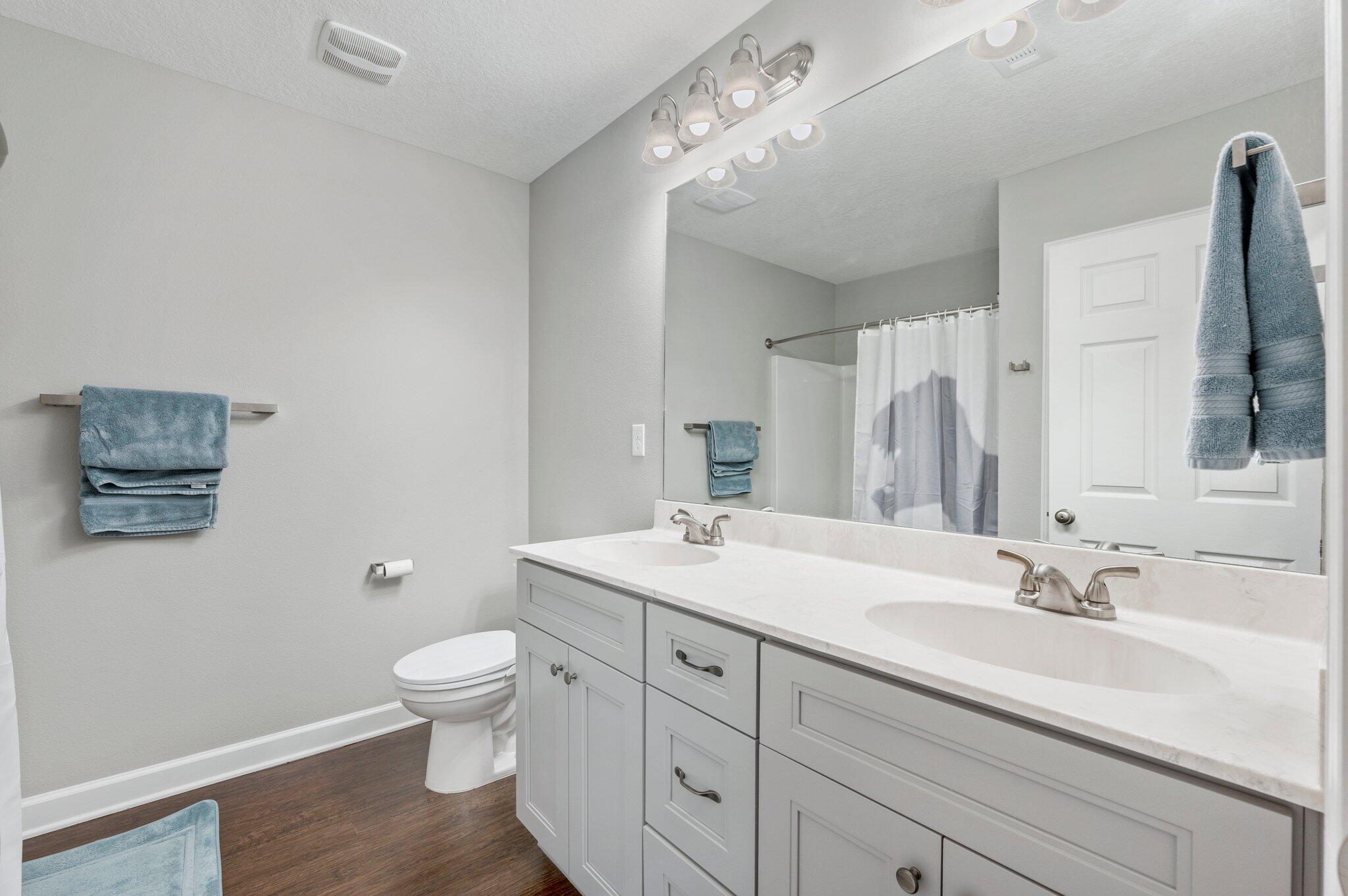 MAGNOLIA LAKE - Residential