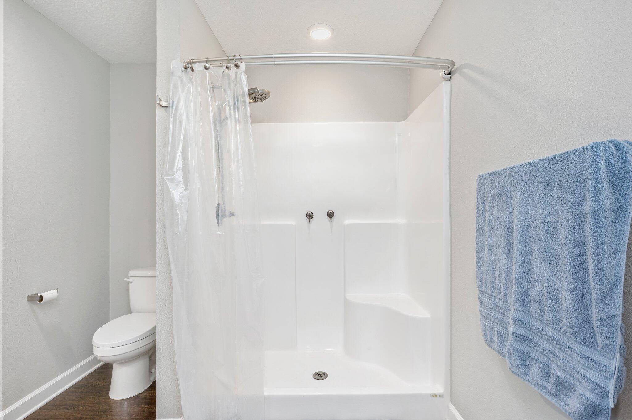 MAGNOLIA LAKE - Residential