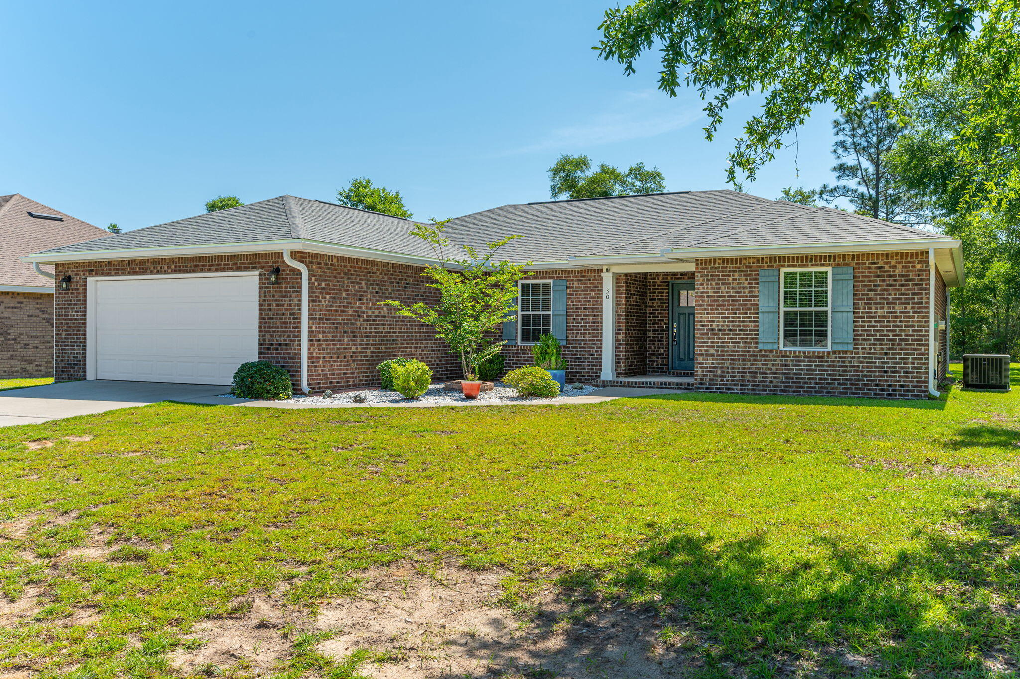MAGNOLIA LAKE - Residential