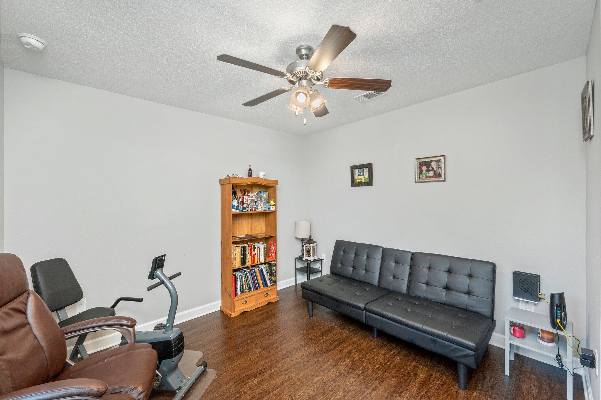 MAGNOLIA LAKE - Residential