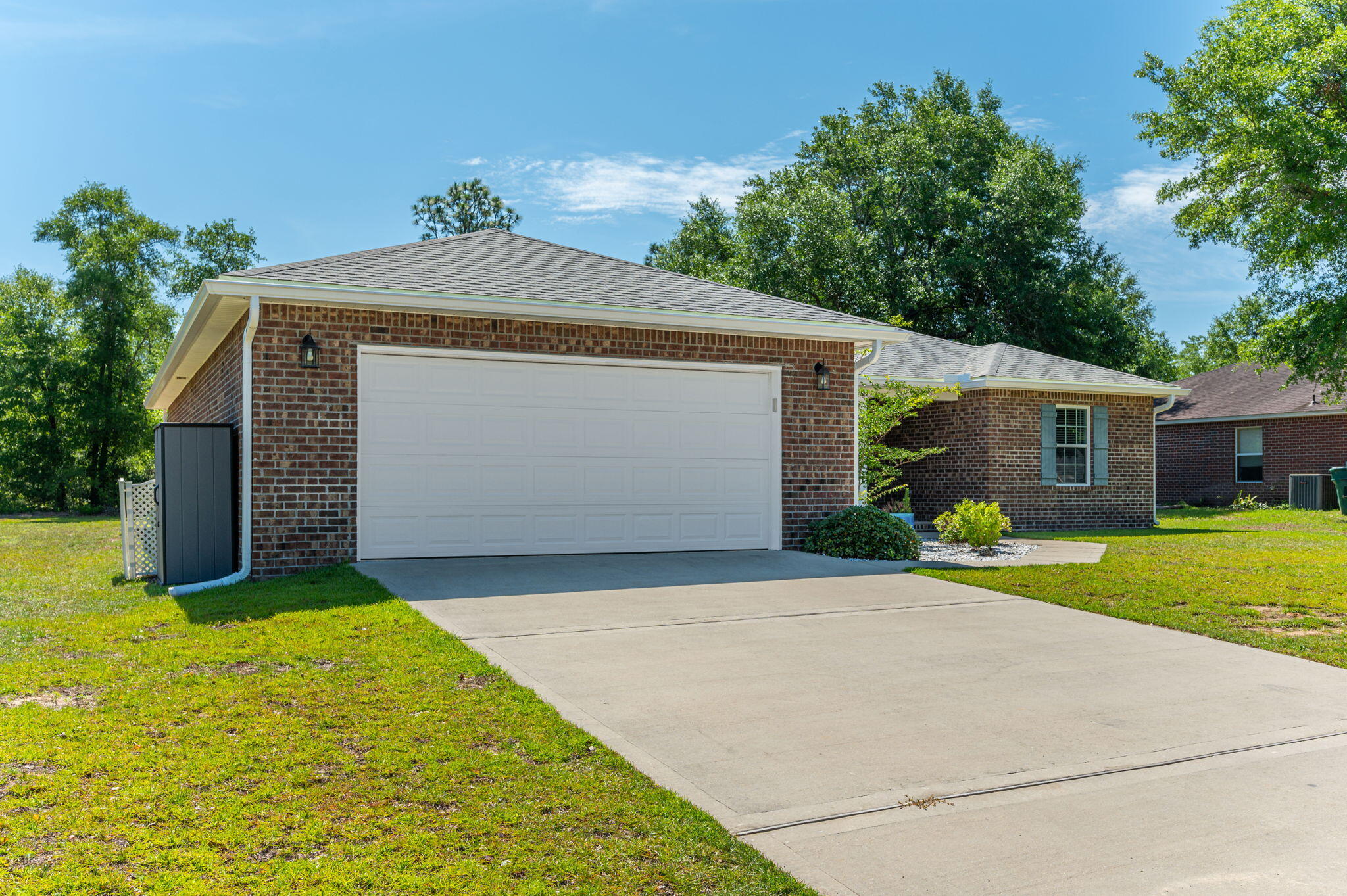 MAGNOLIA LAKE - Residential