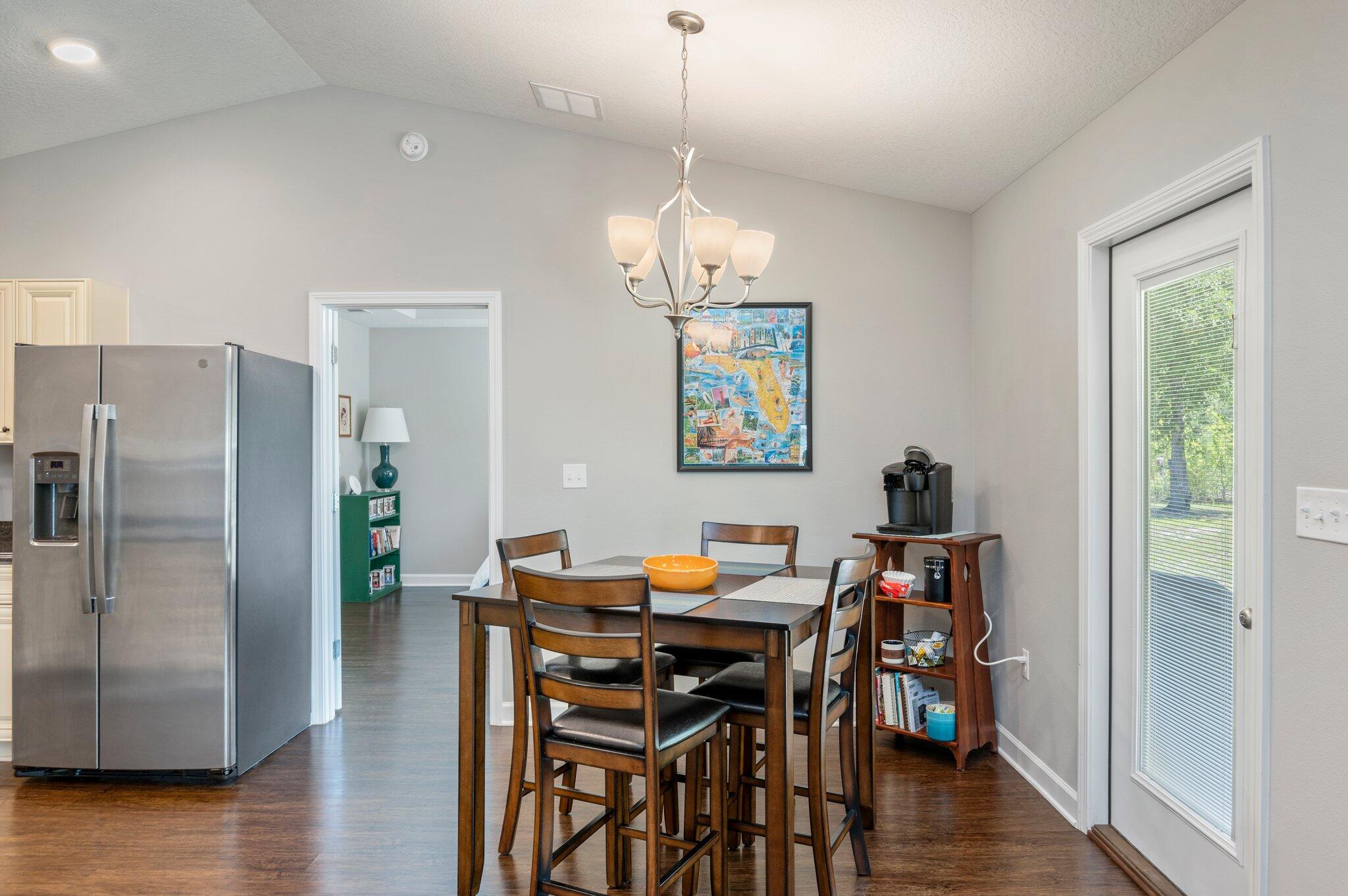 MAGNOLIA LAKE - Residential