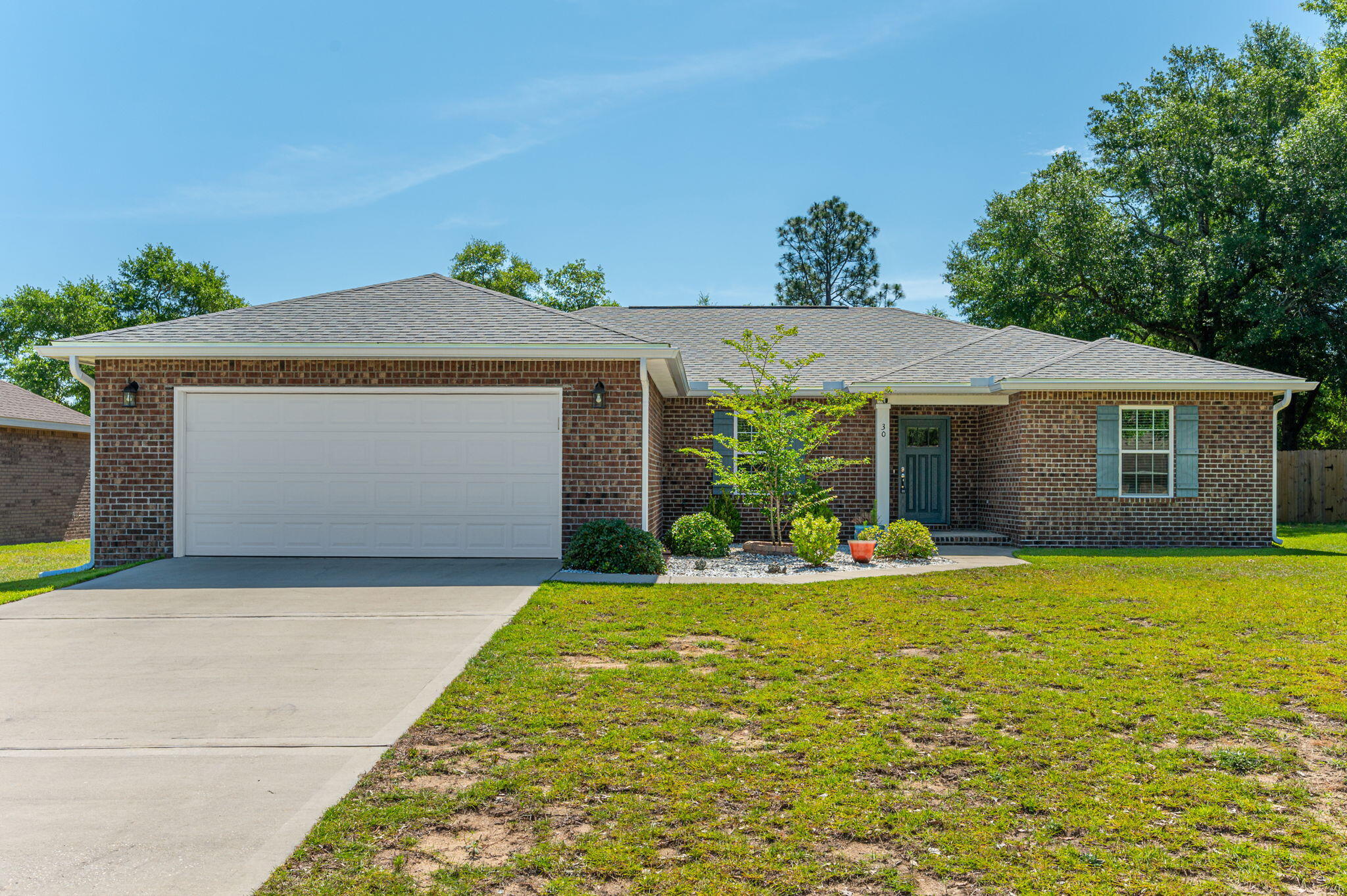 MAGNOLIA LAKE - Residential