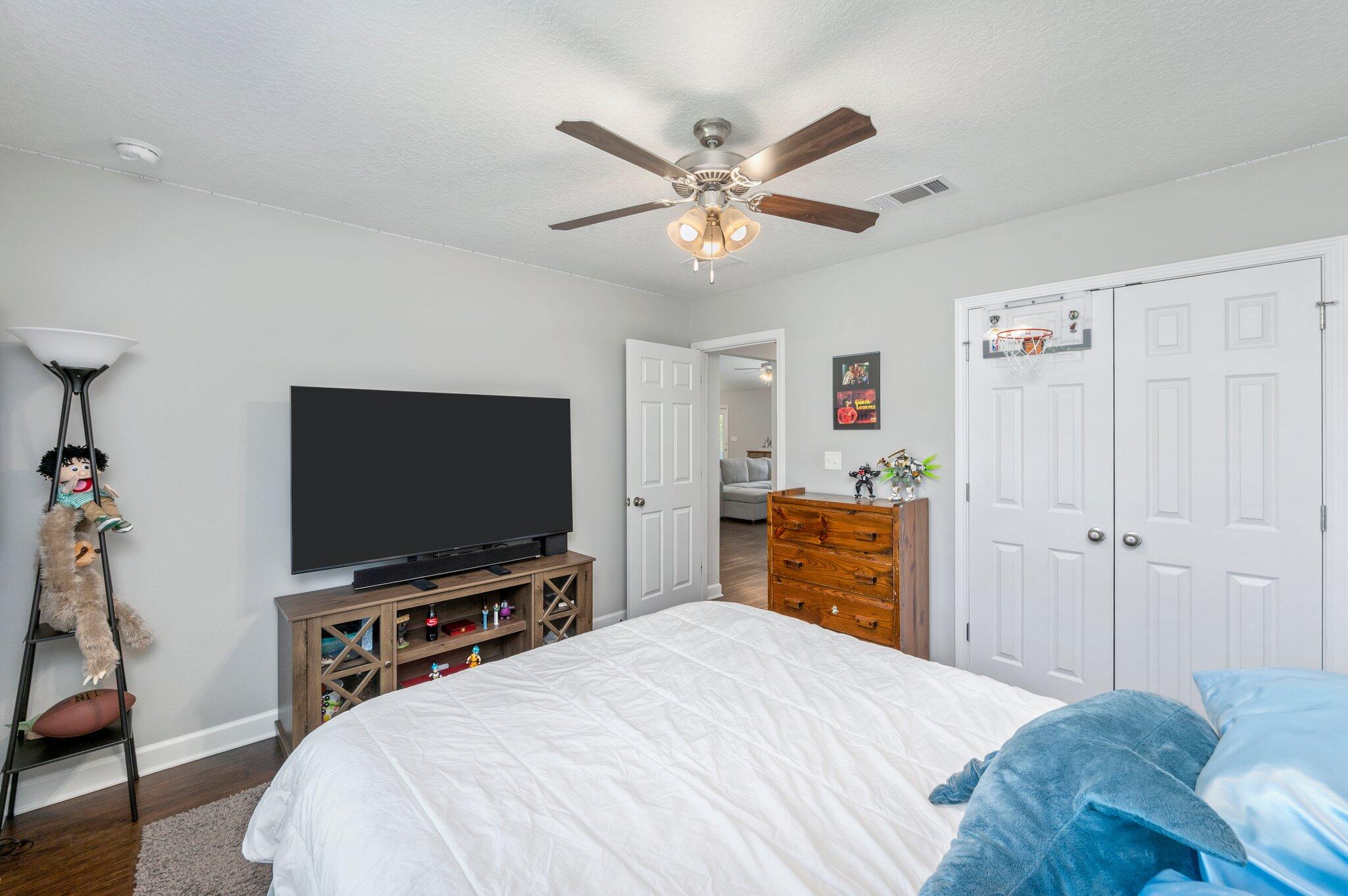 MAGNOLIA LAKE - Residential