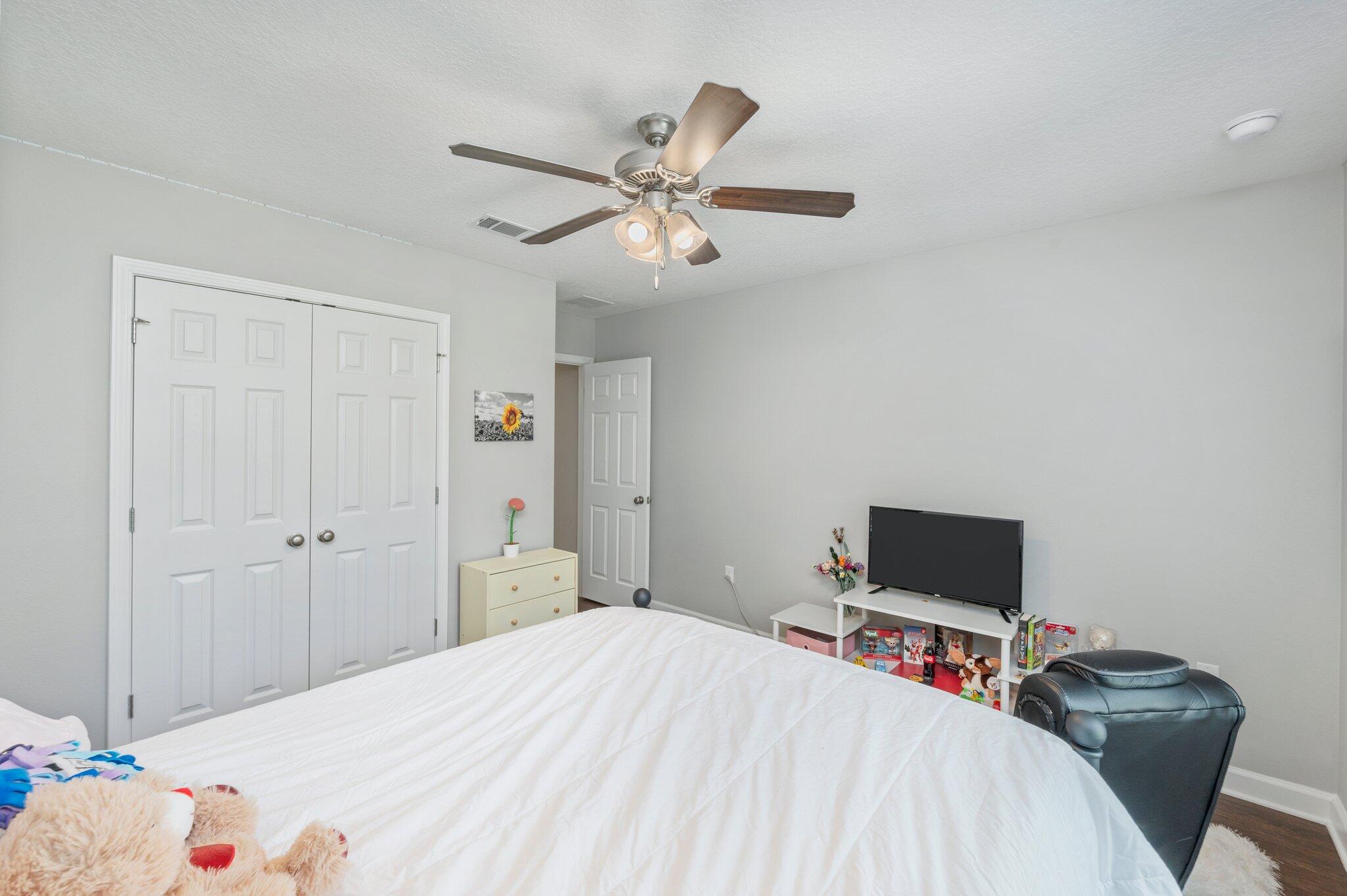 MAGNOLIA LAKE - Residential