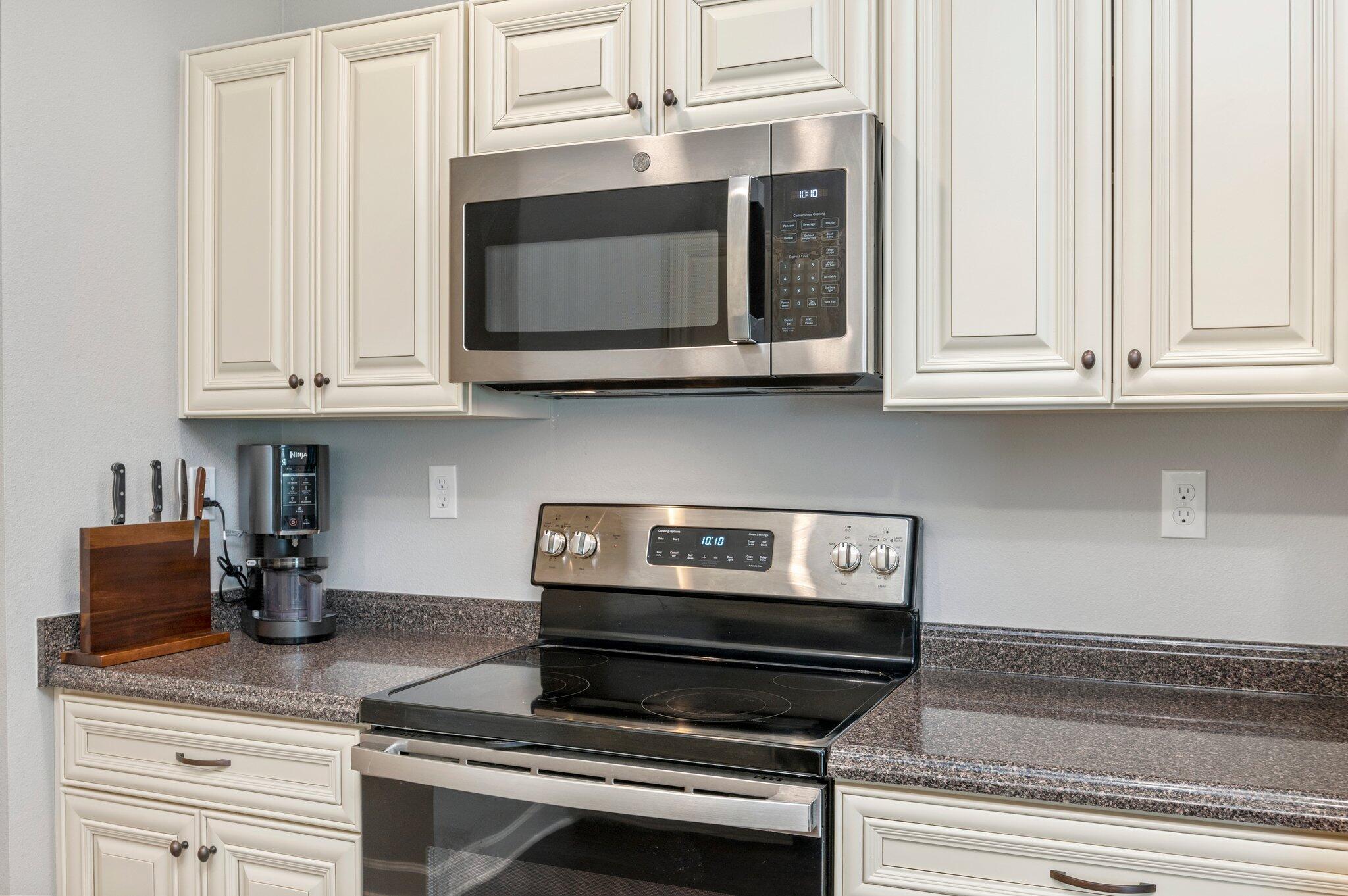 MAGNOLIA LAKE - Residential