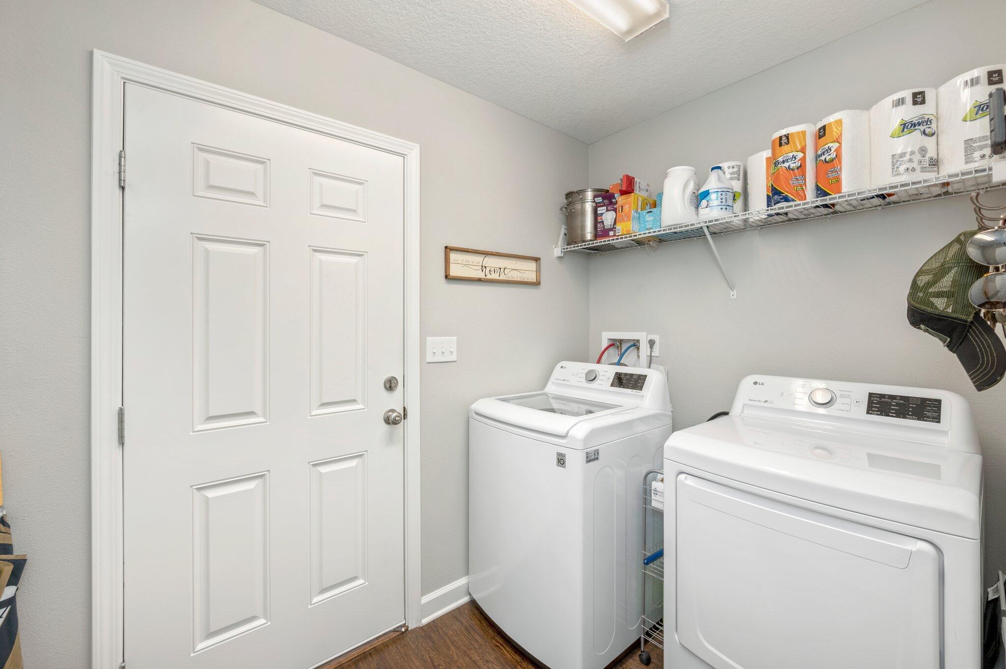 MAGNOLIA LAKE - Residential