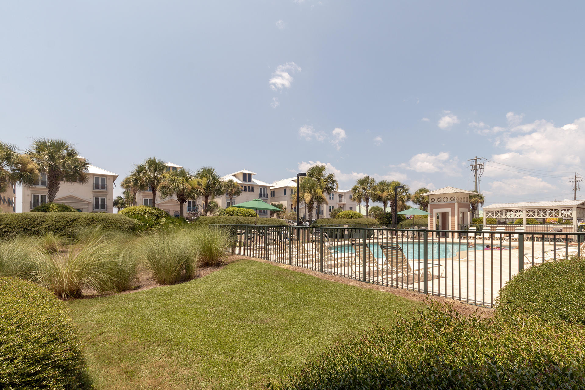 EMERALD WATERS - Residential