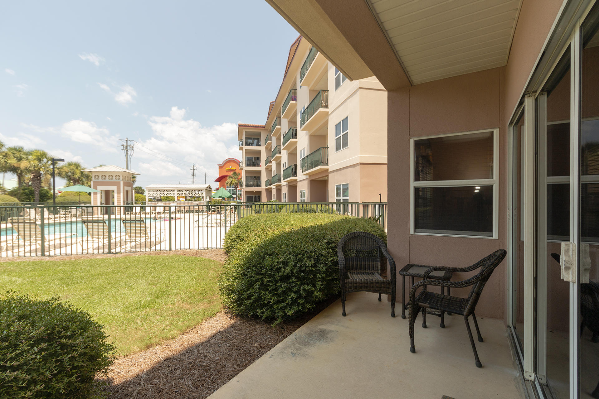 EMERALD WATERS - Residential