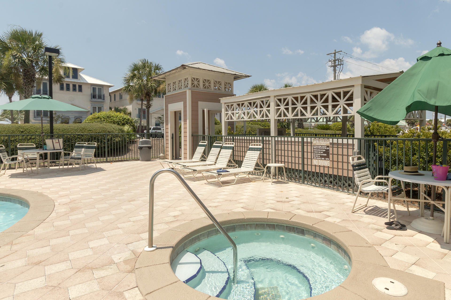 EMERALD WATERS - Residential