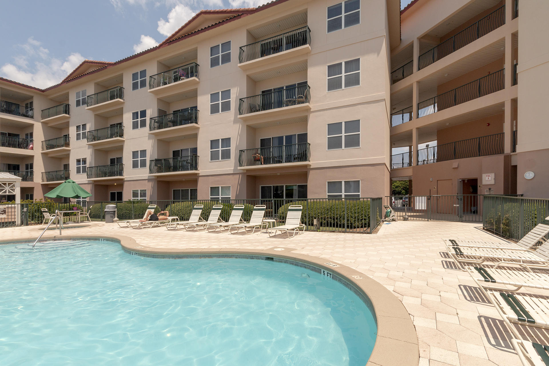 EMERALD WATERS - Residential