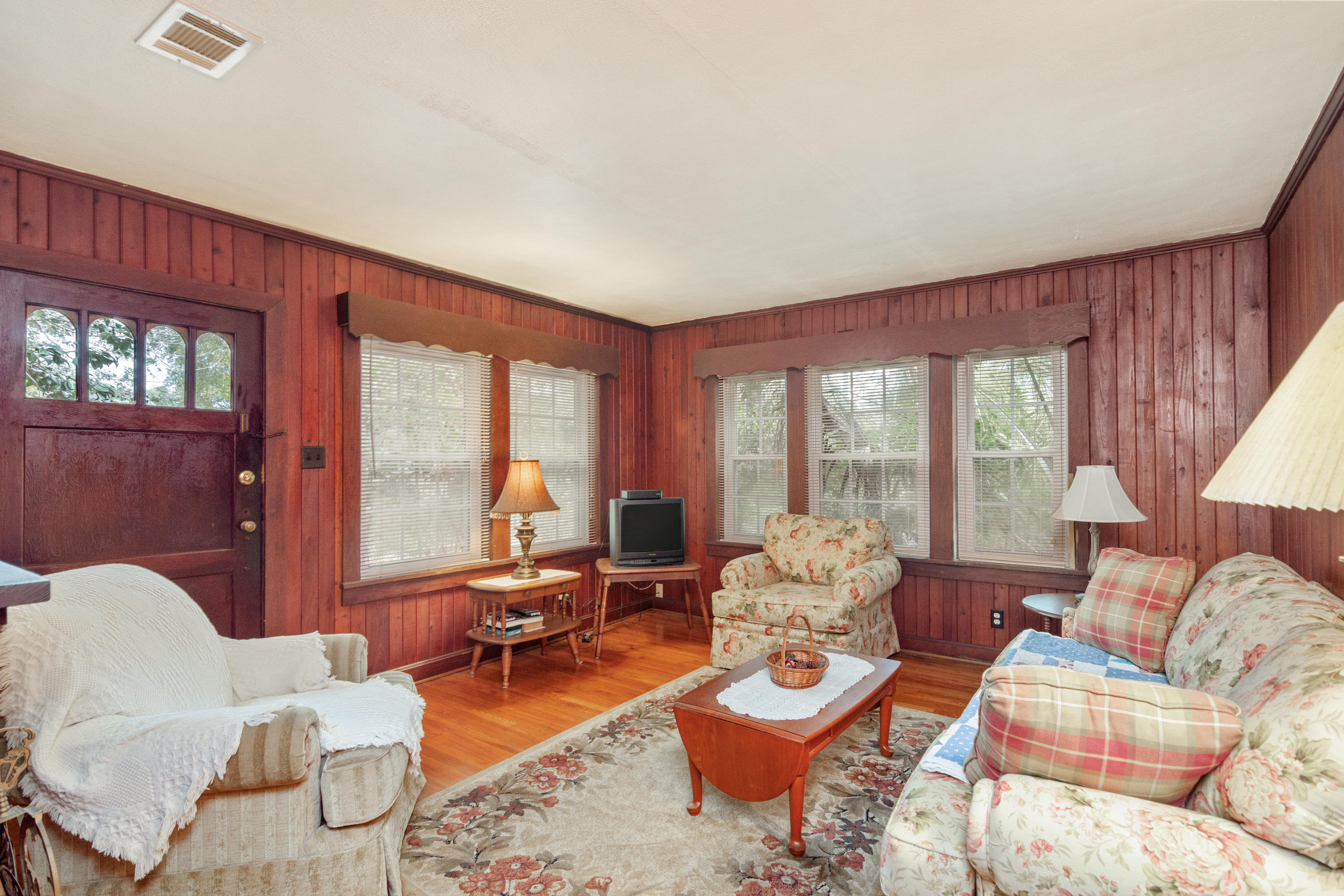 CRESTVIEW - Residential