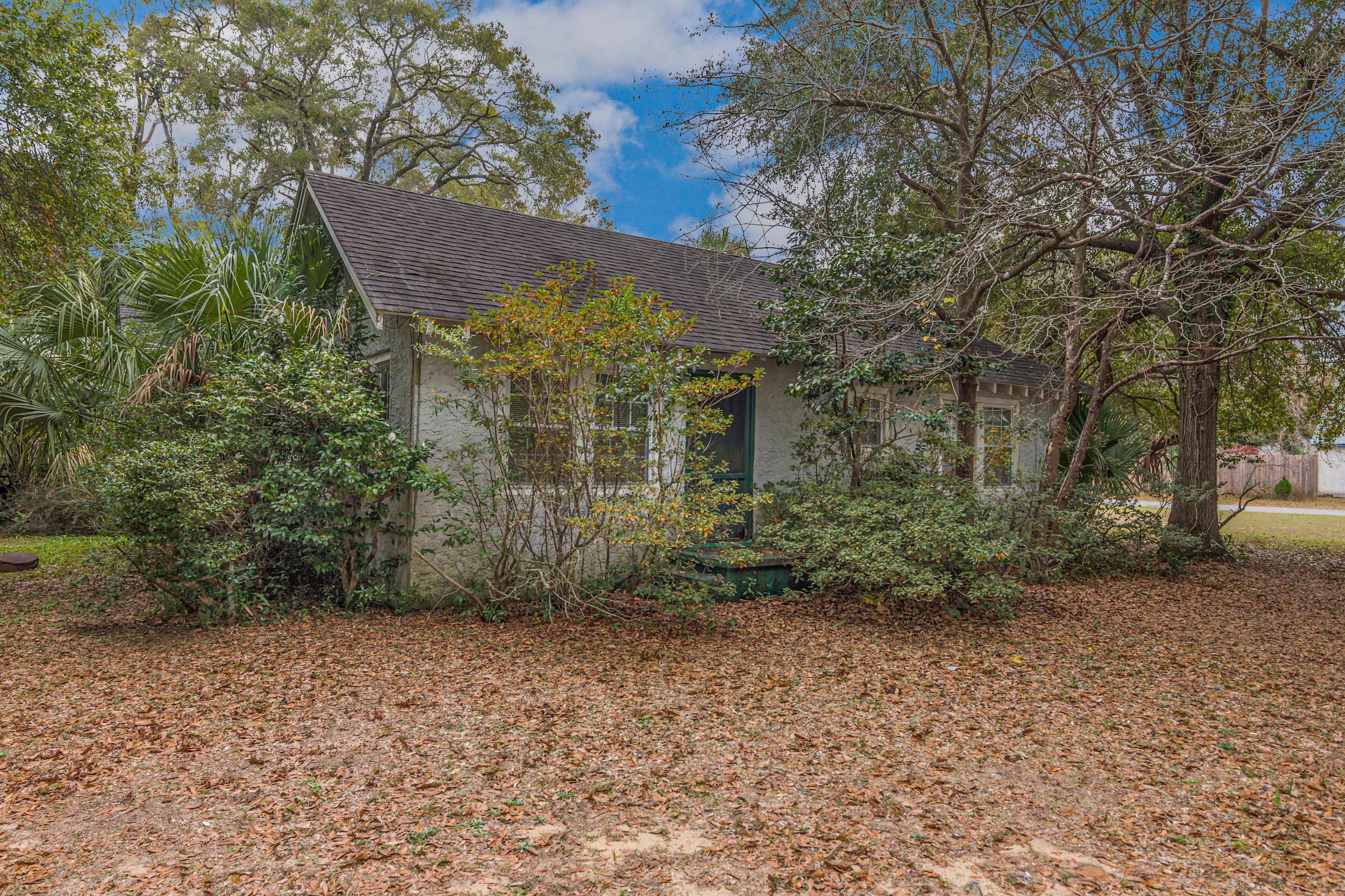 CRESTVIEW - Residential