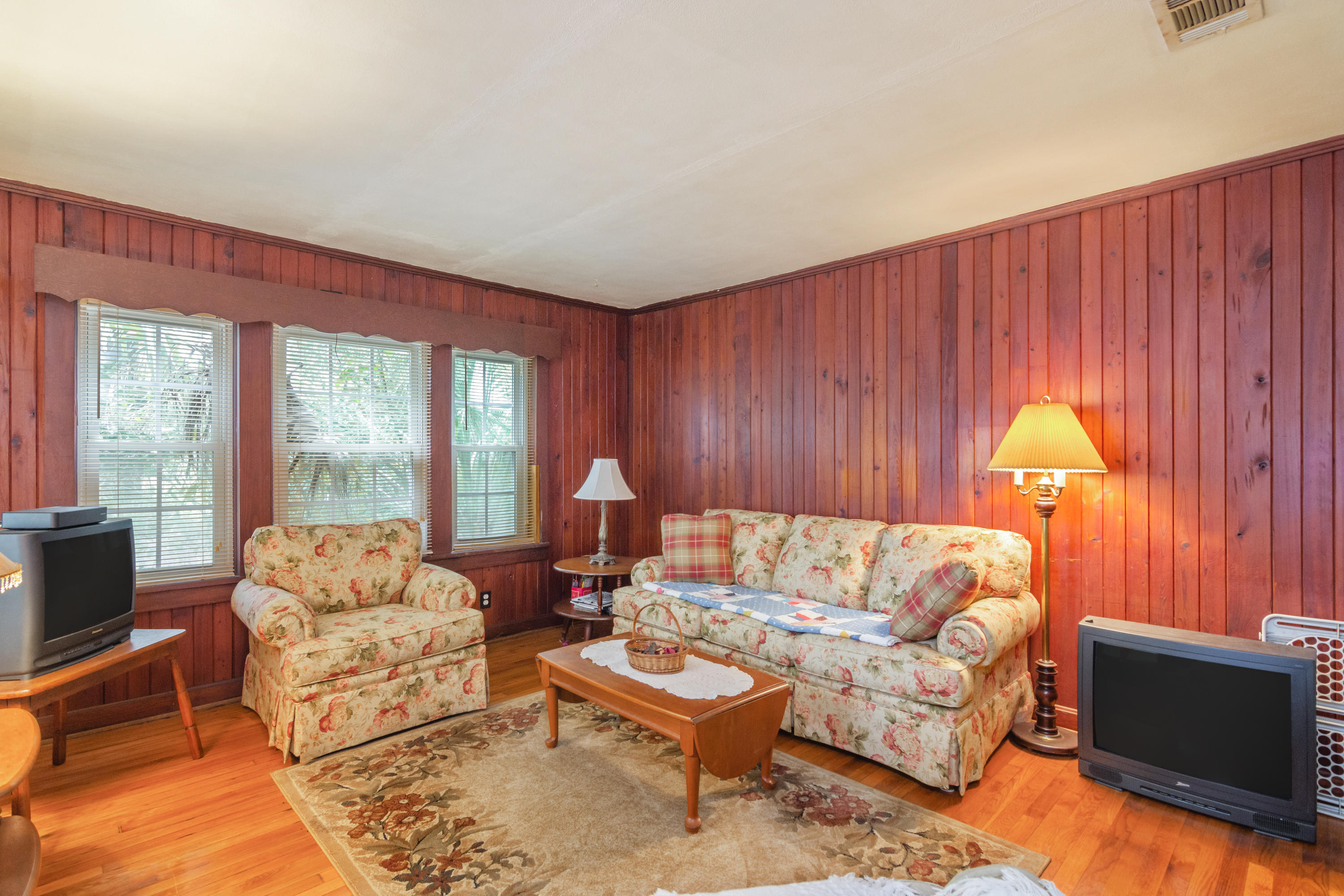 CRESTVIEW - Residential