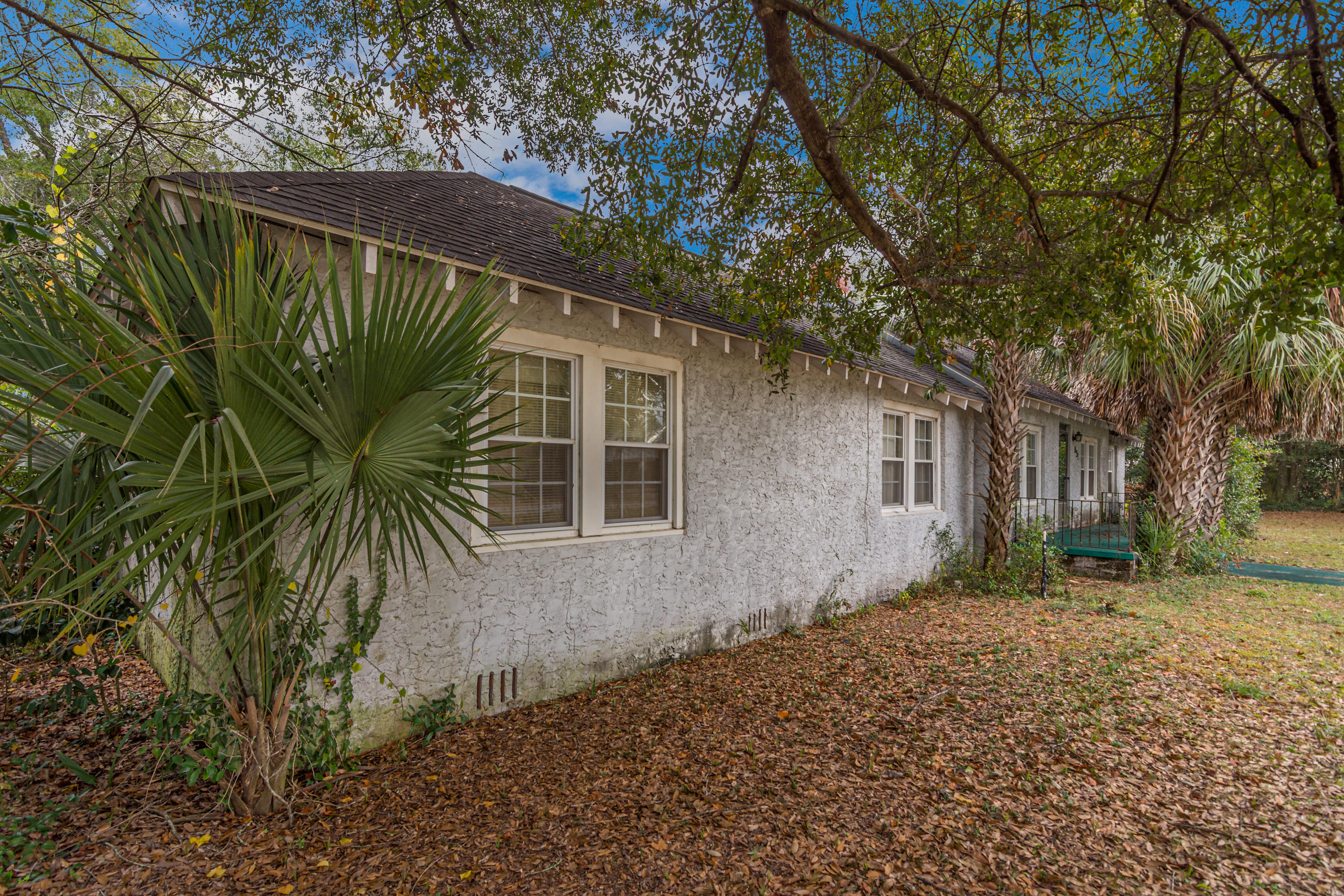 CRESTVIEW - Residential