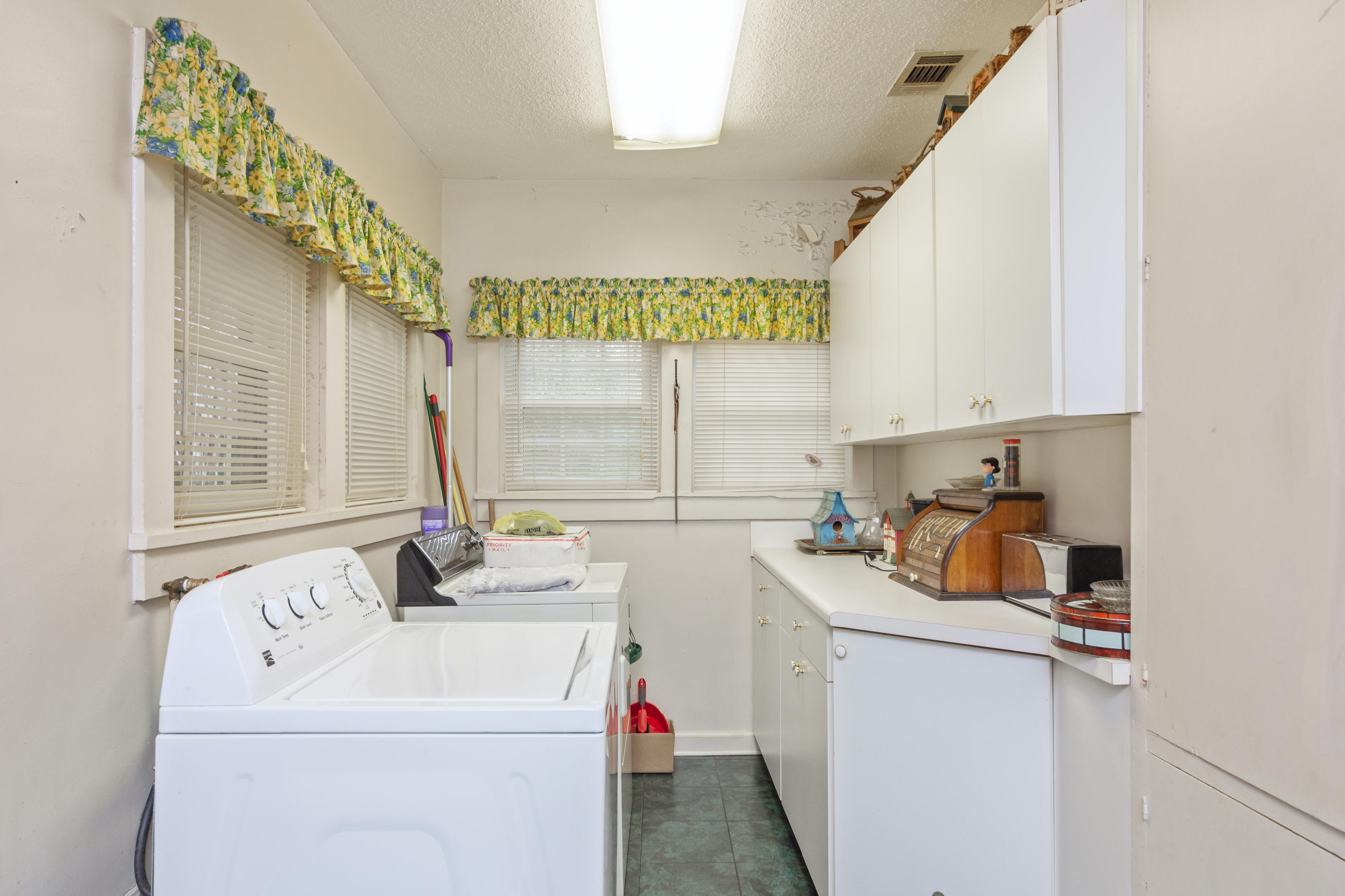 CRESTVIEW - Residential