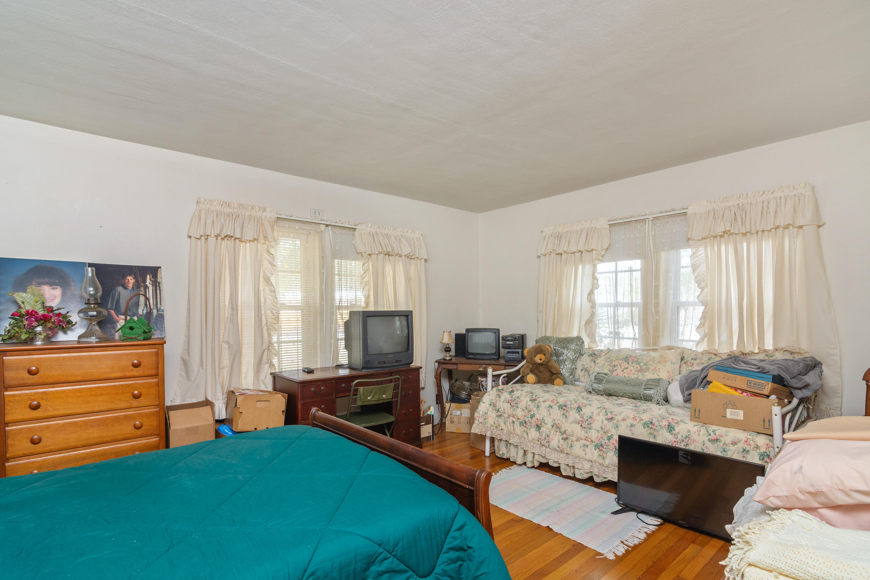 CRESTVIEW - Residential