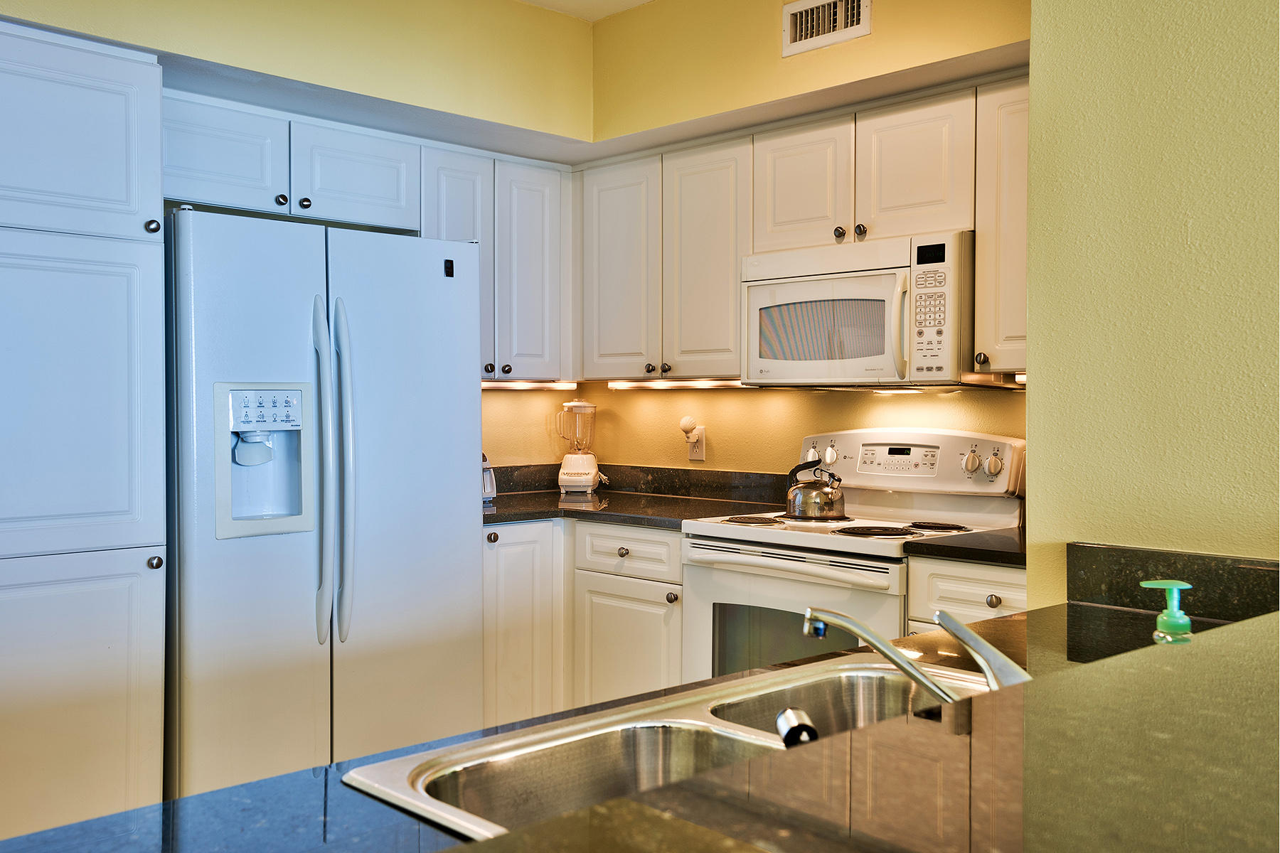 EMERALD BEACH RESORT - Residential