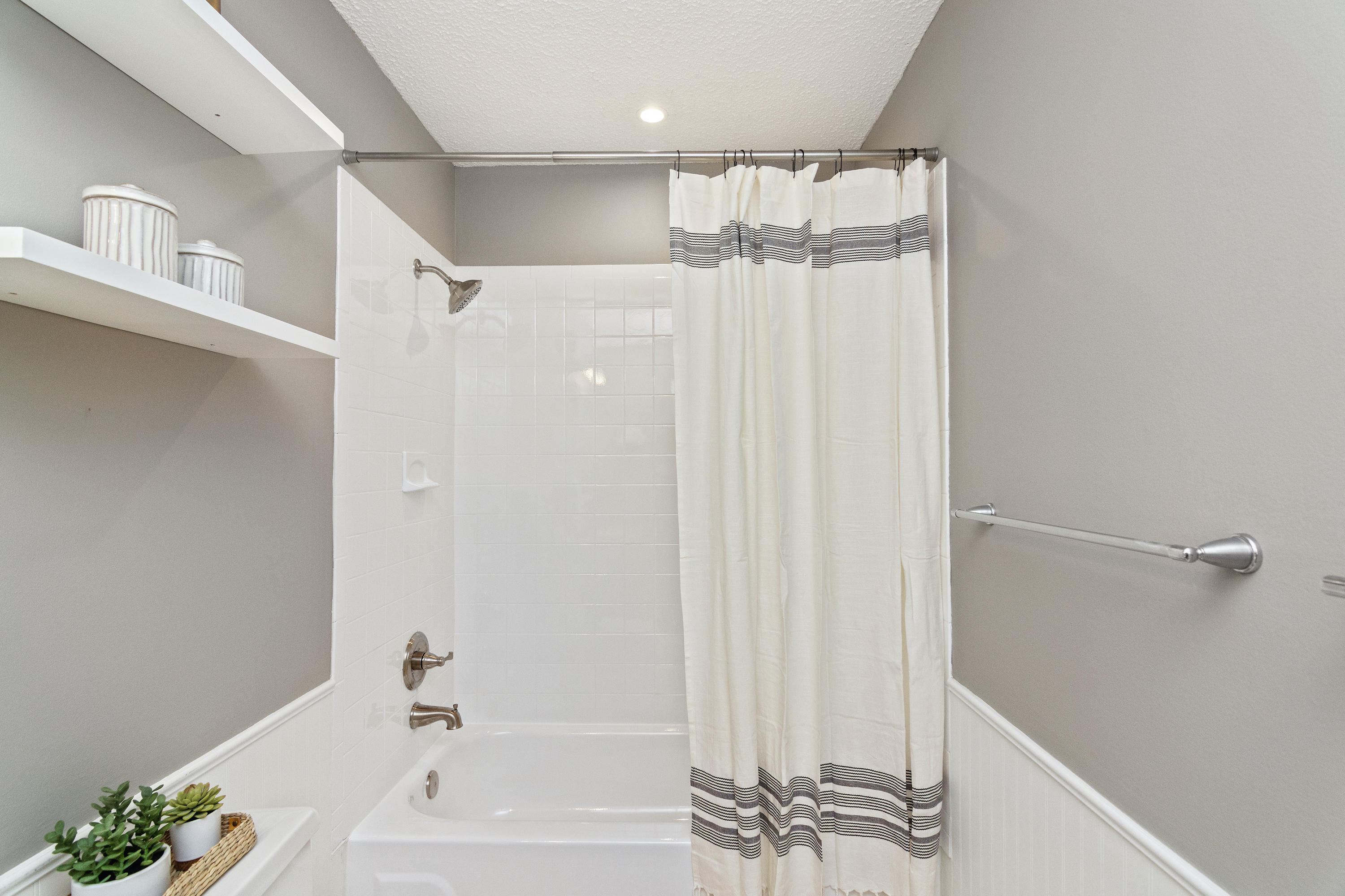GARNIERS HEIGHTS 1ST ADDN - Residential