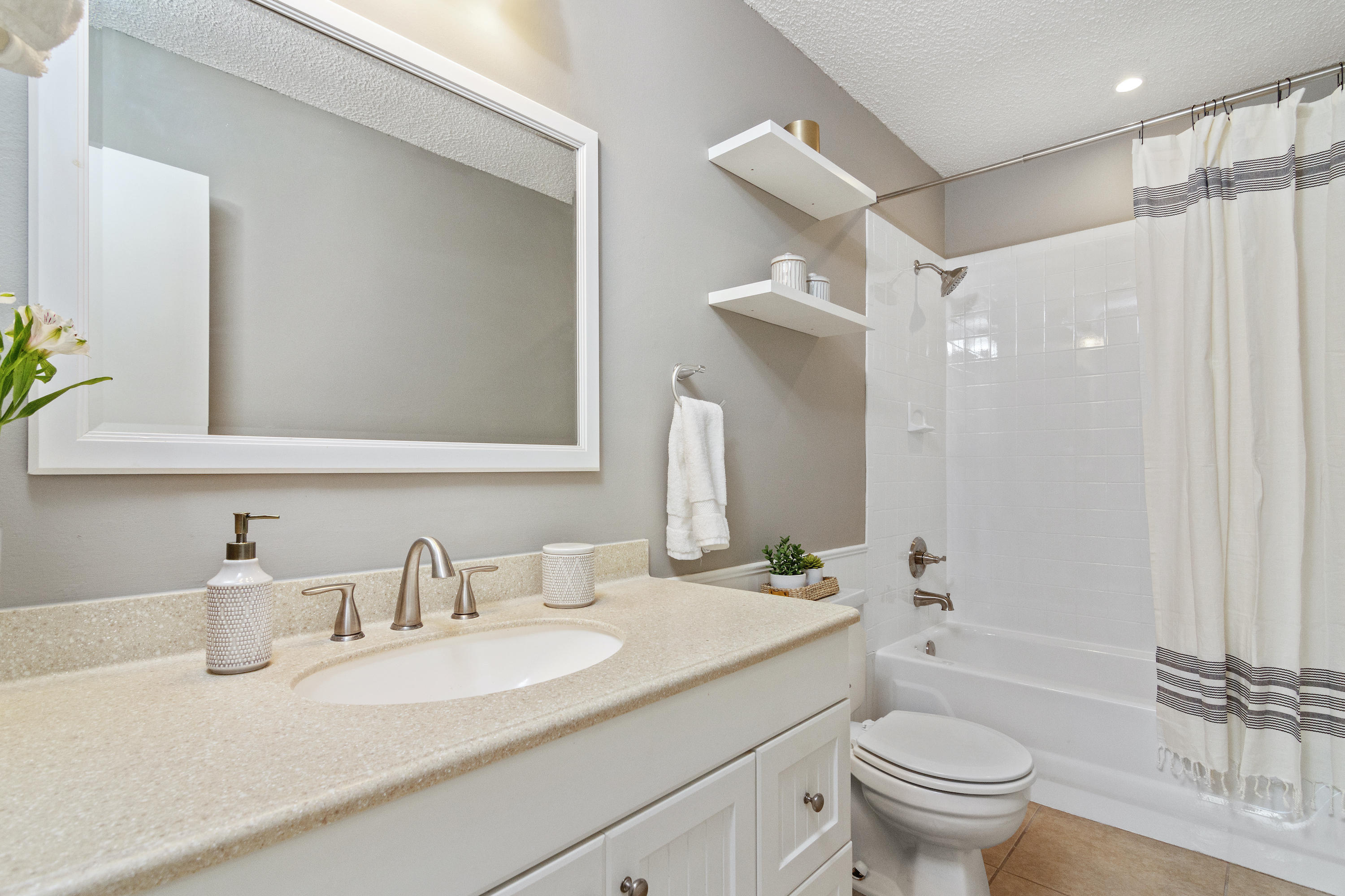 GARNIERS HEIGHTS 1ST ADDN - Residential