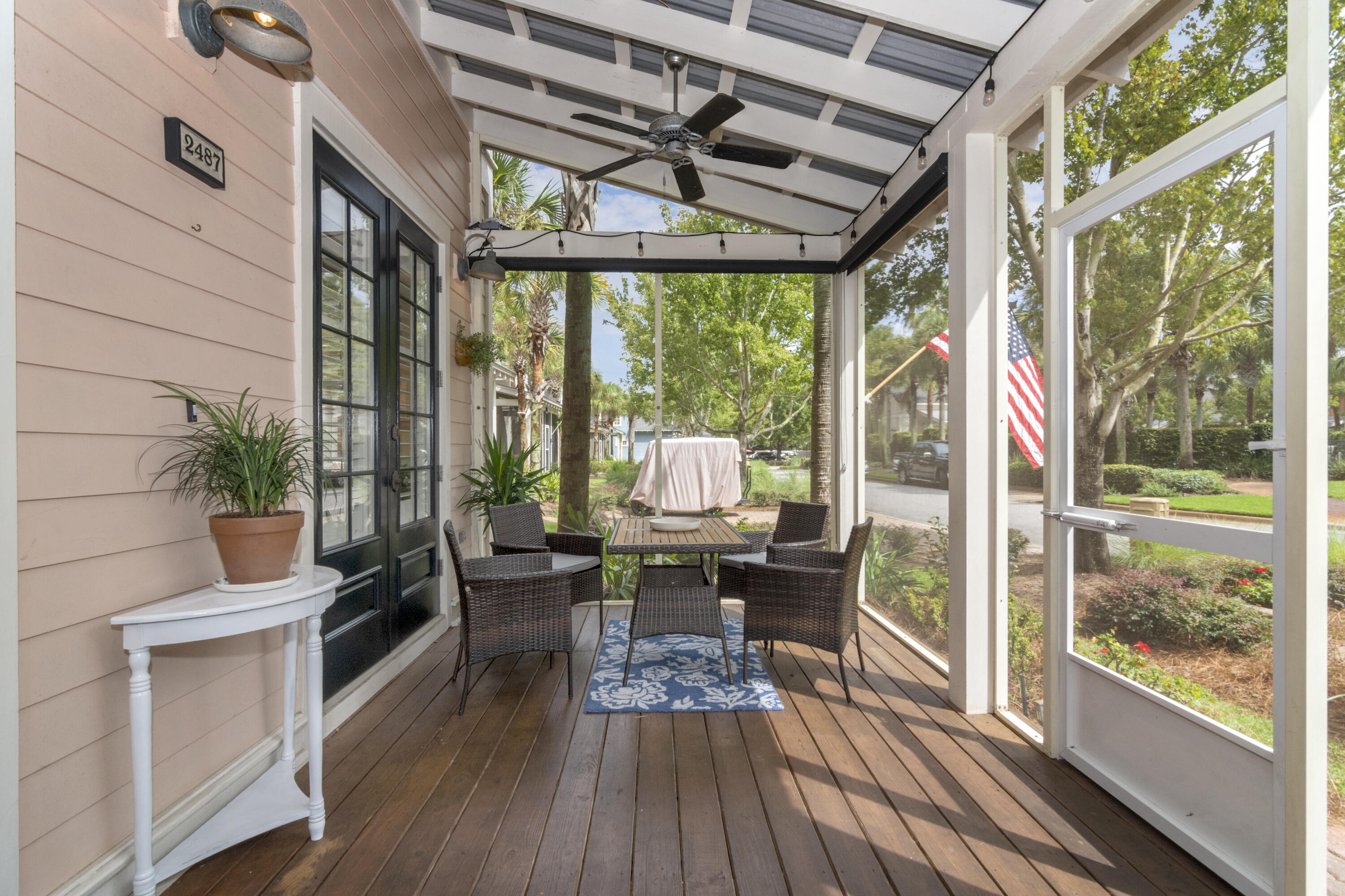 BUNGALOS AT SANDESTIN - Residential