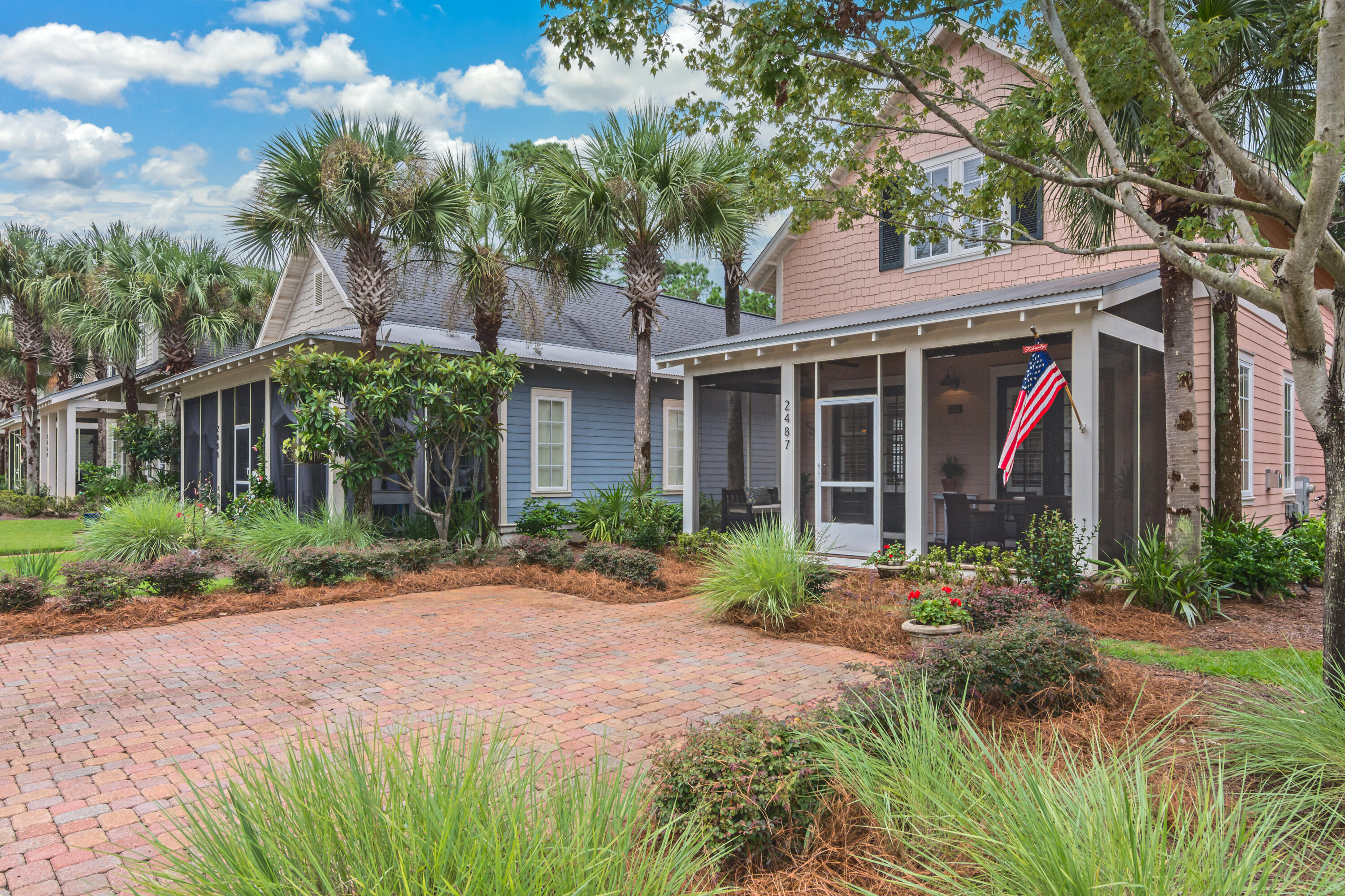 BUNGALOS AT SANDESTIN - Residential