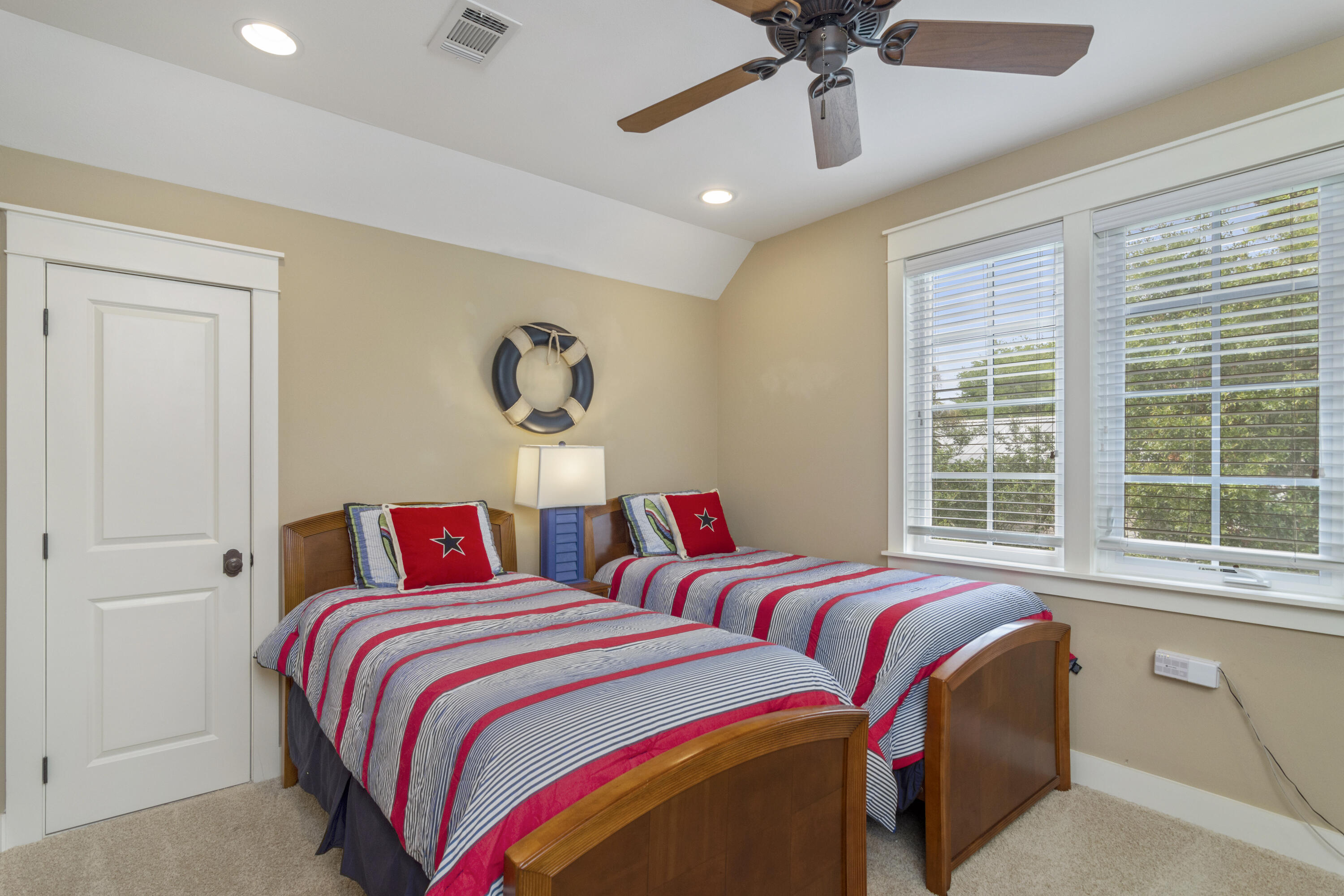 BUNGALOS AT SANDESTIN - Residential