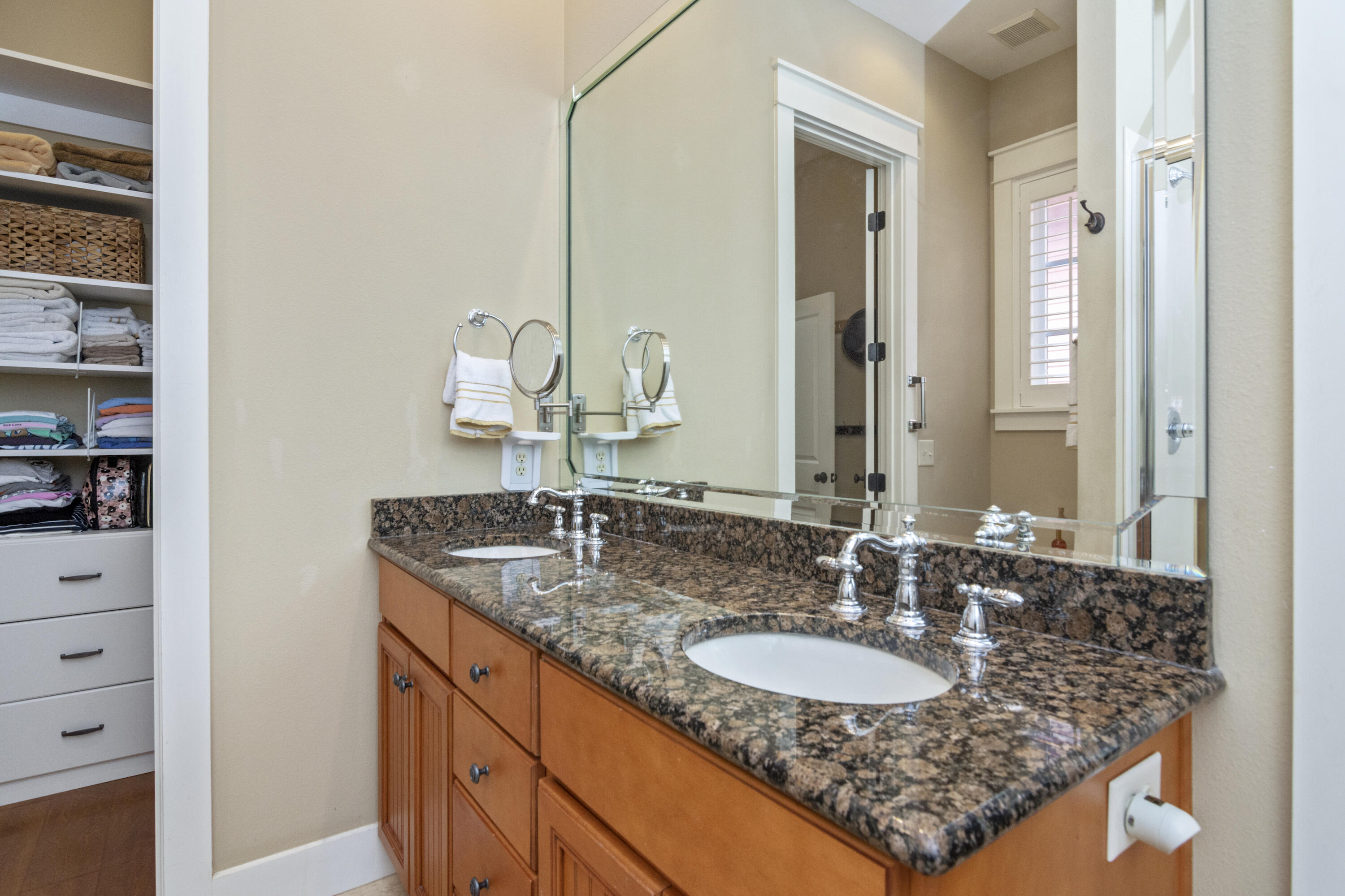 BUNGALOS AT SANDESTIN - Residential