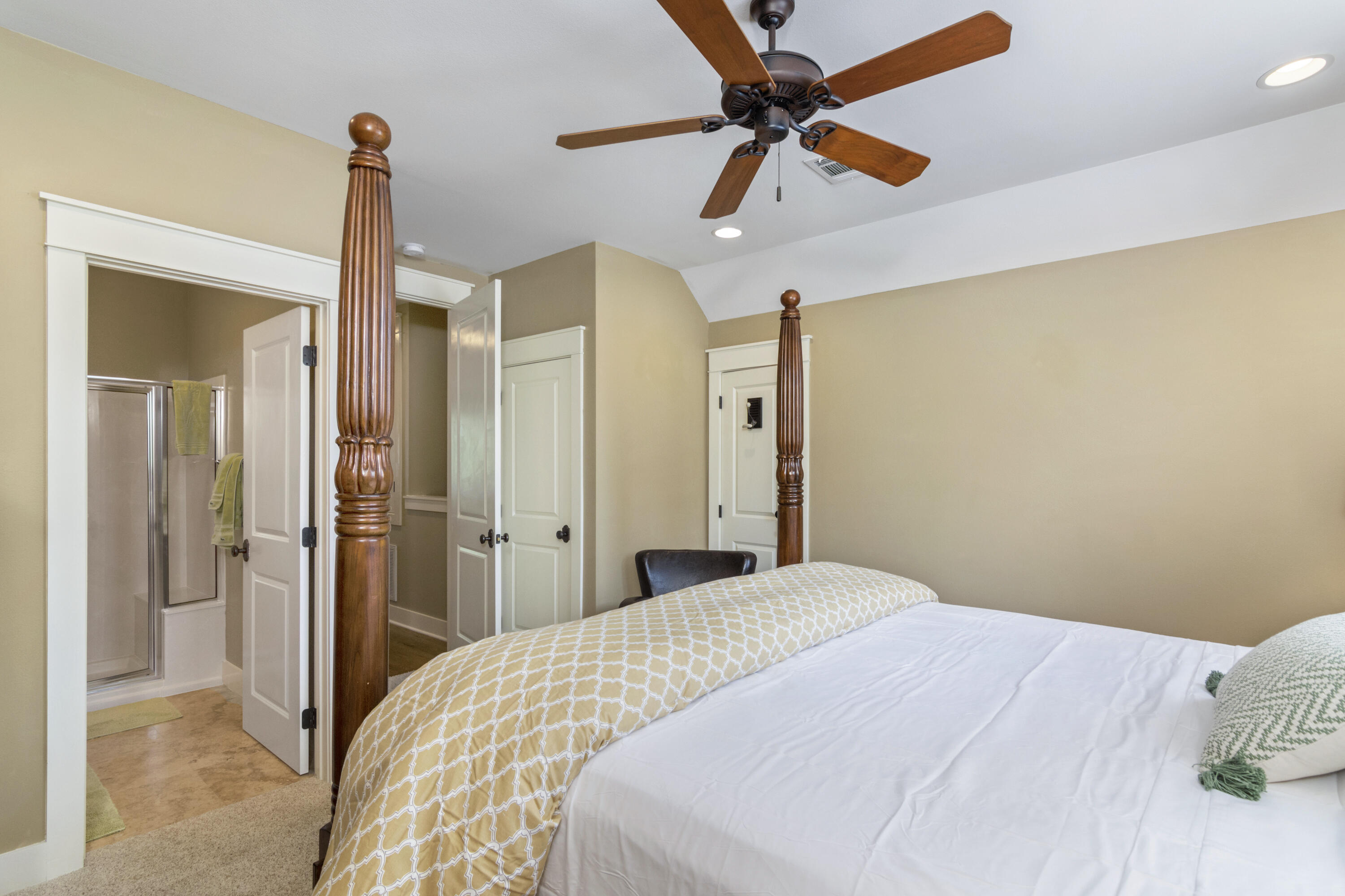 BUNGALOS AT SANDESTIN - Residential