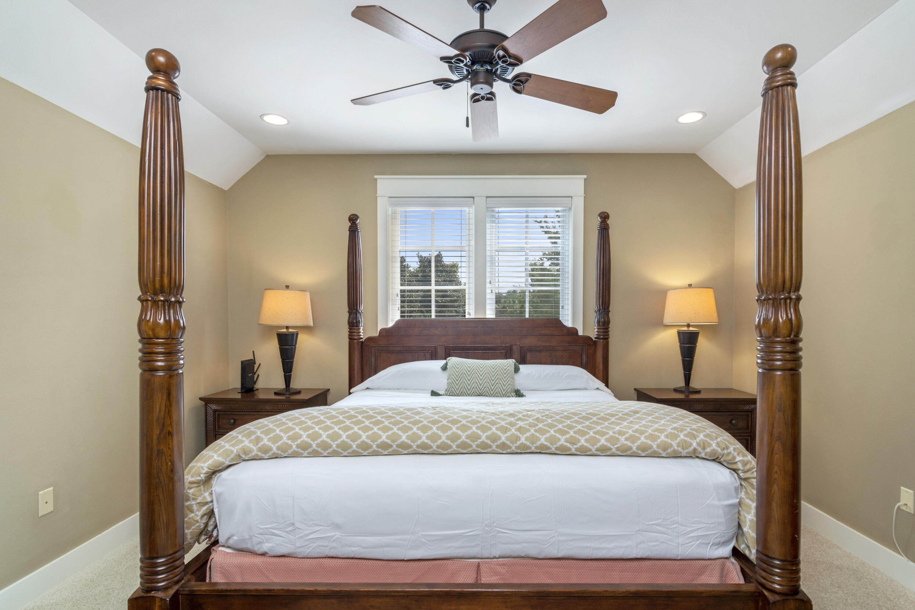 BUNGALOS AT SANDESTIN - Residential