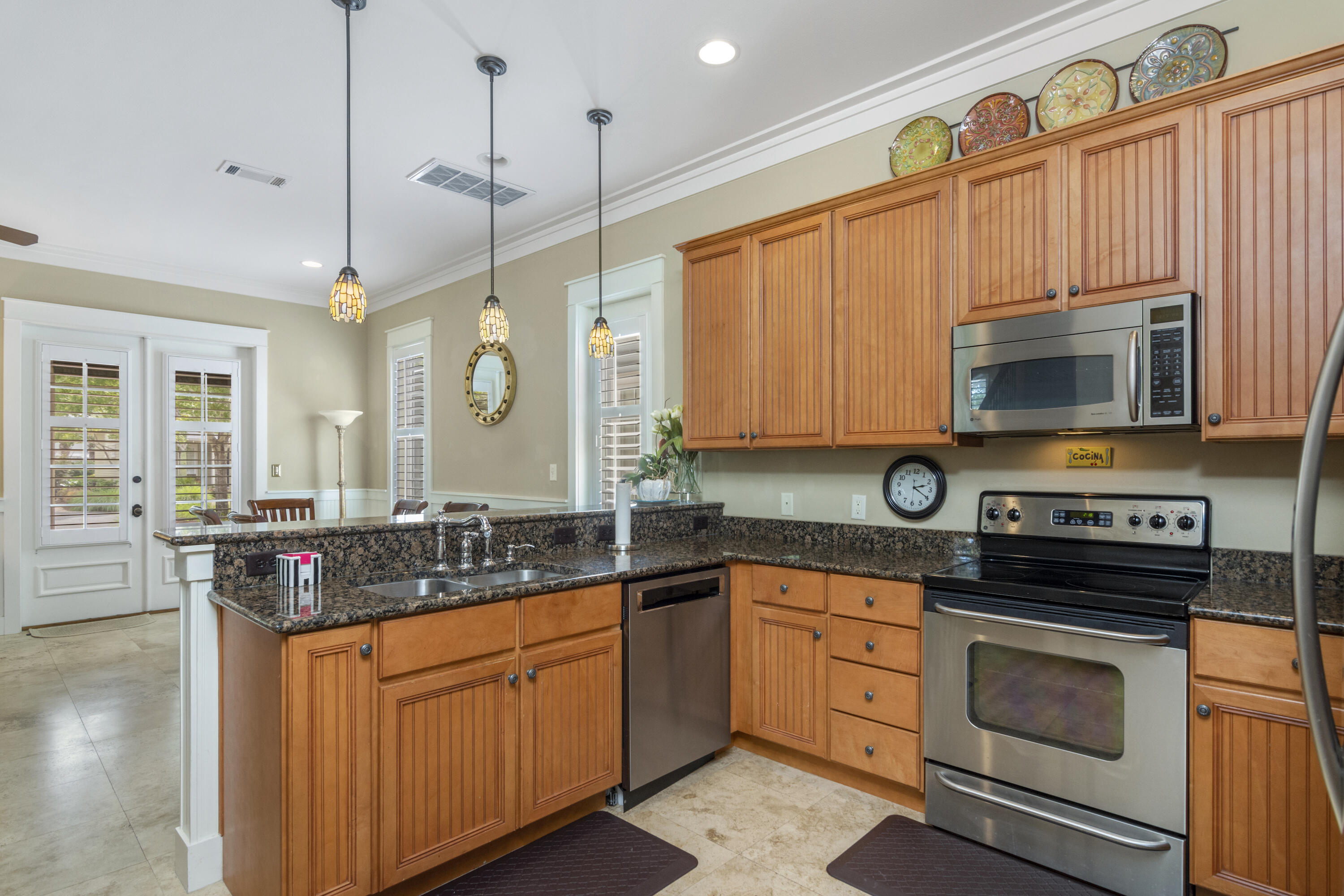 BUNGALOS AT SANDESTIN - Residential