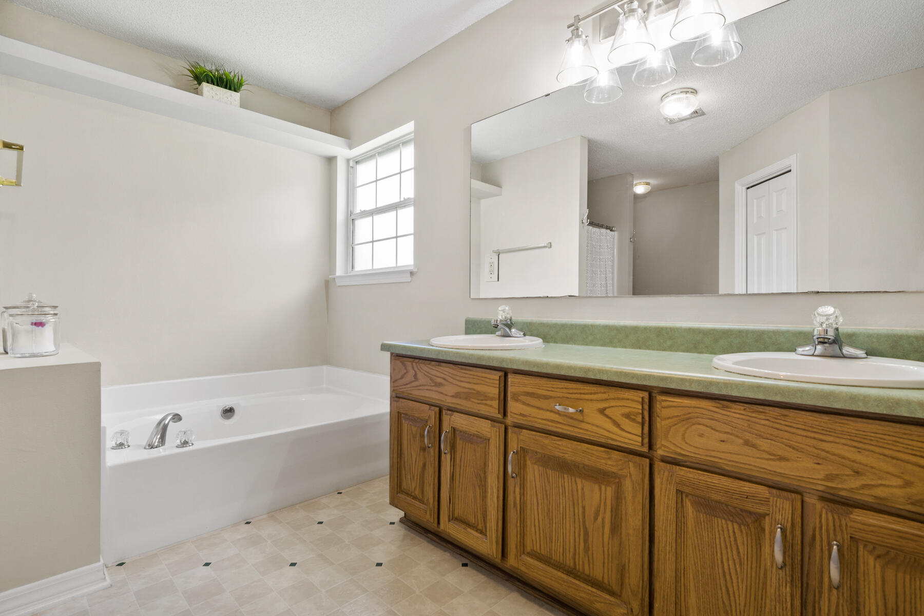 VILLA DANIELLE 1ST ADDN - Residential