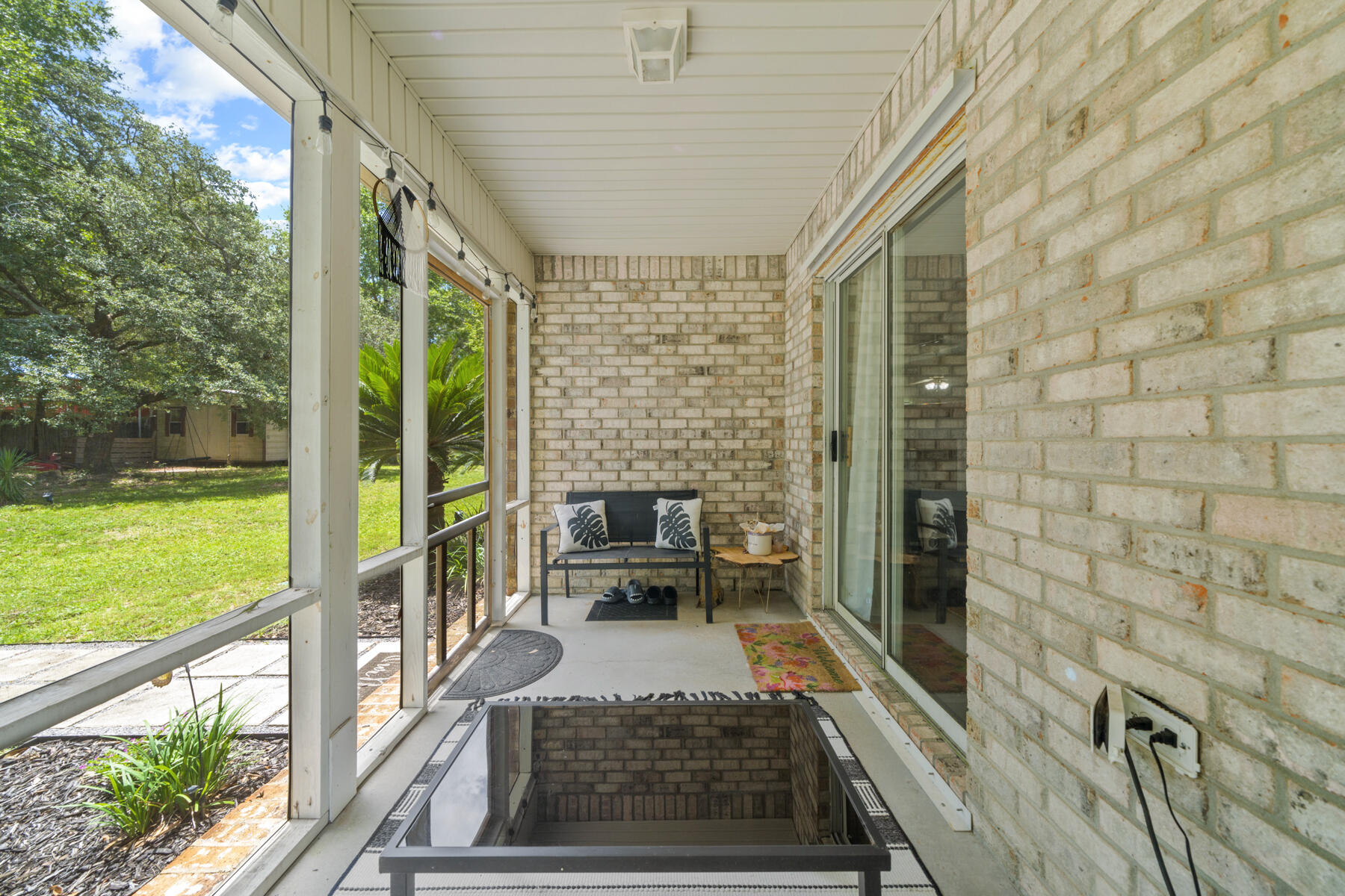 VILLA DANIELLE 1ST ADDN - Residential