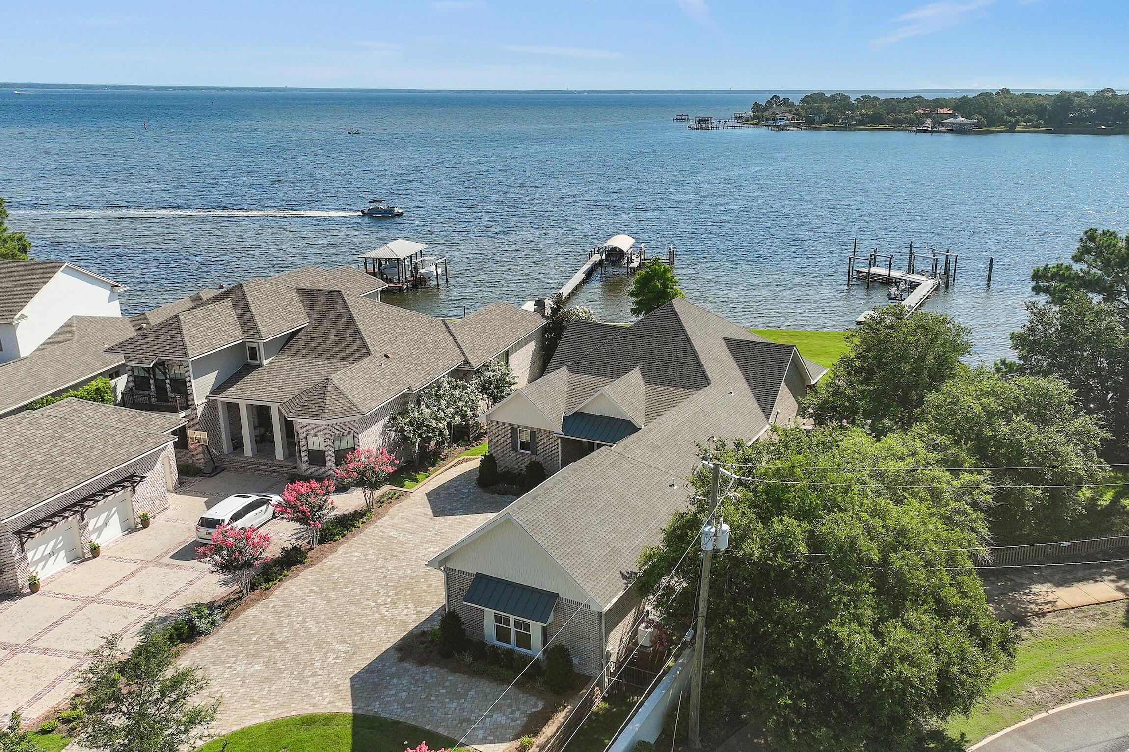 PEACOCKS POINT REPLAT - Residential