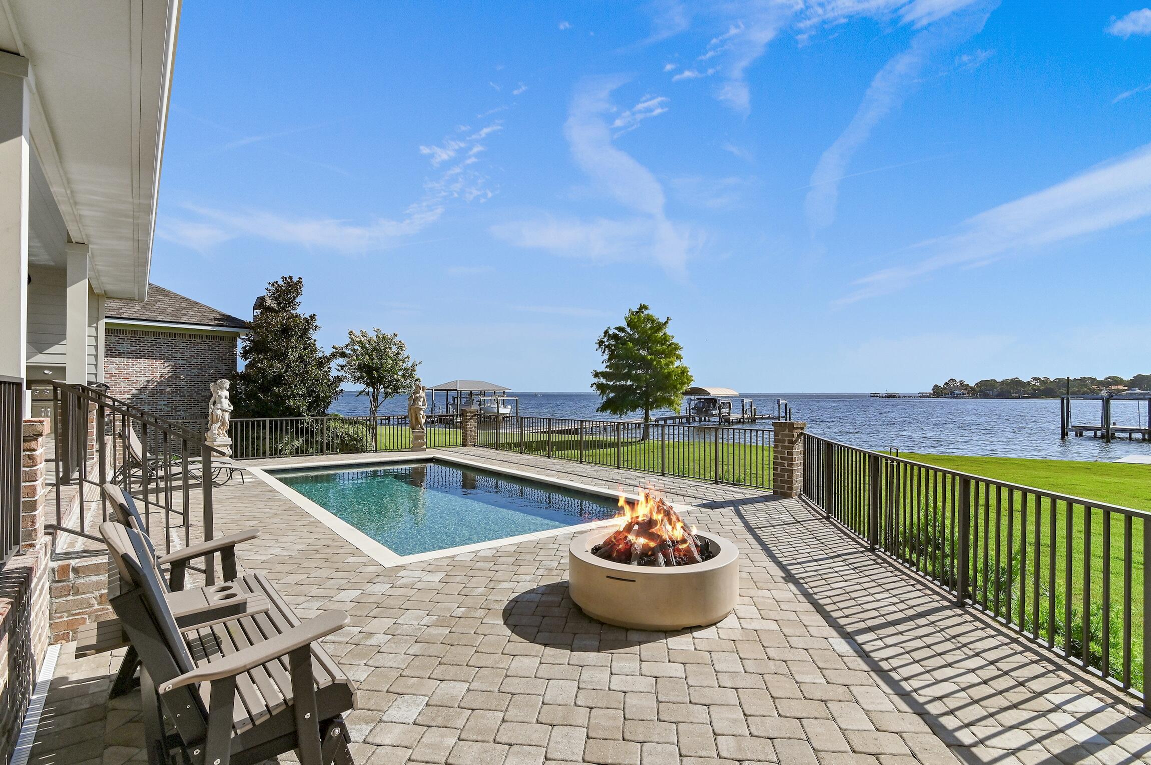 PEACOCKS POINT REPLAT - Residential