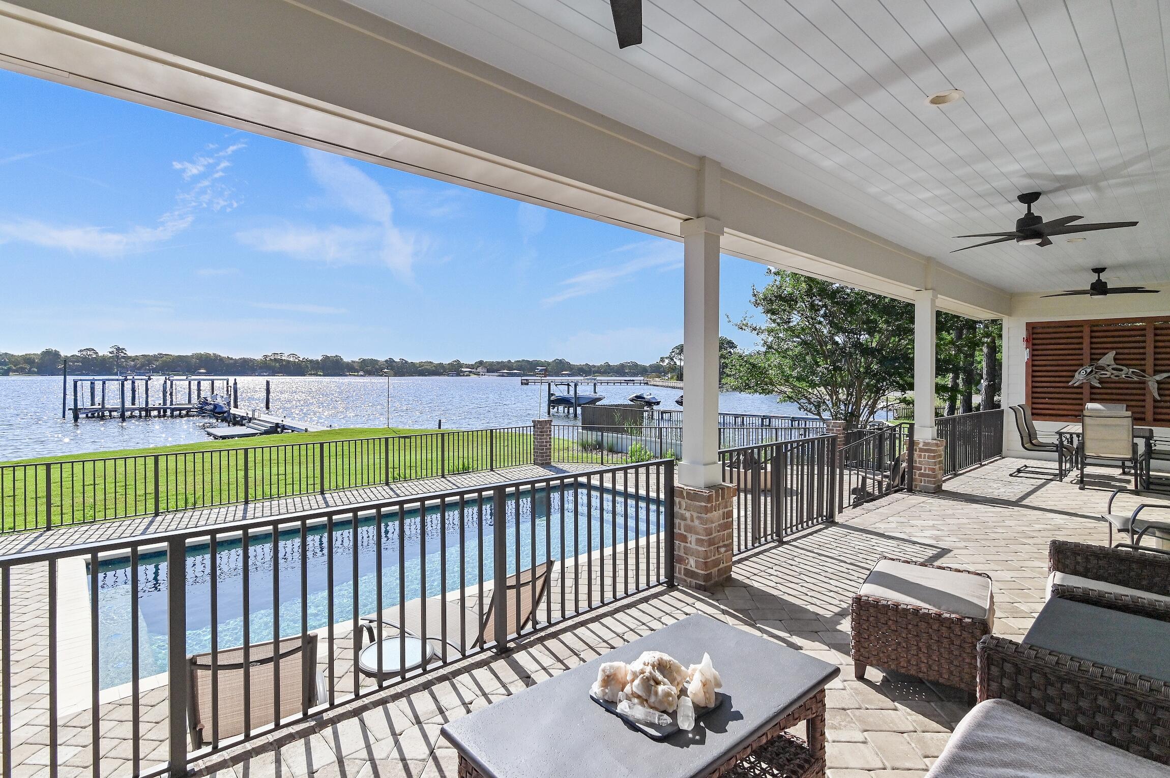 PEACOCKS POINT REPLAT - Residential