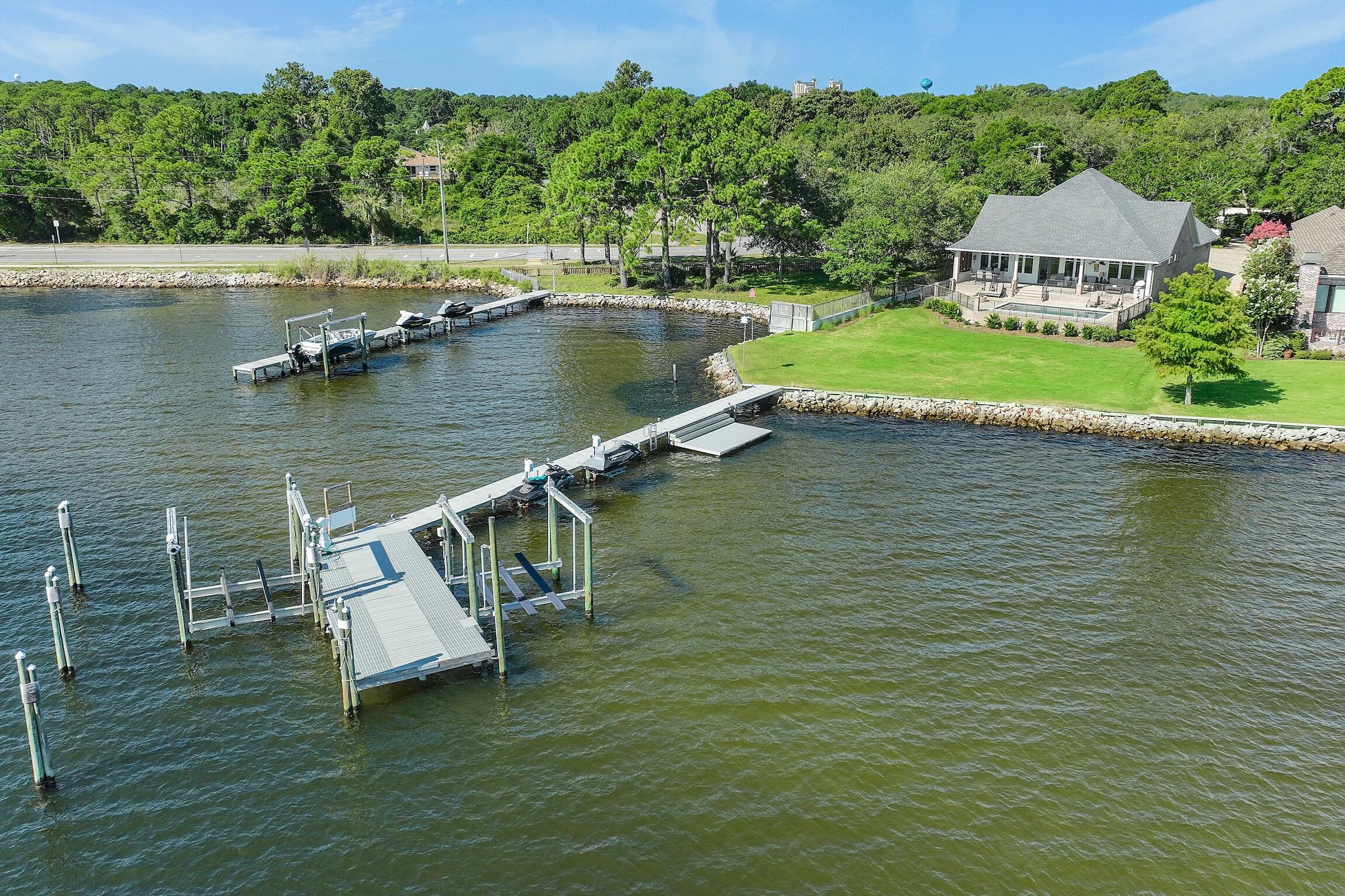 PEACOCKS POINT REPLAT - Residential