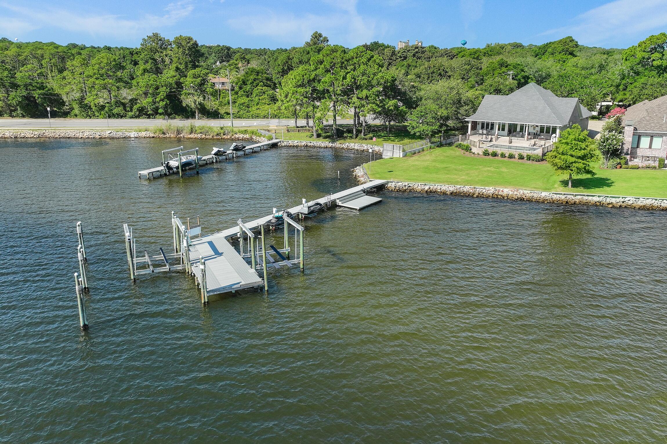 PEACOCKS POINT REPLAT - Residential