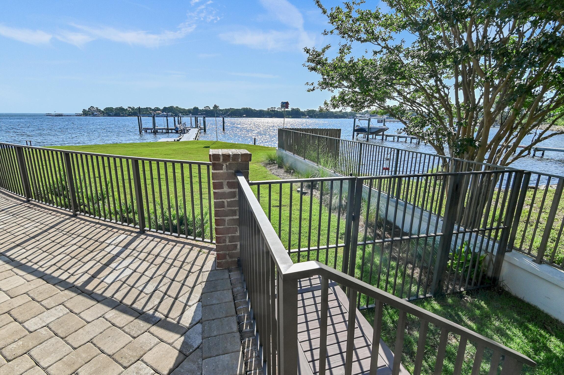 PEACOCKS POINT REPLAT - Residential