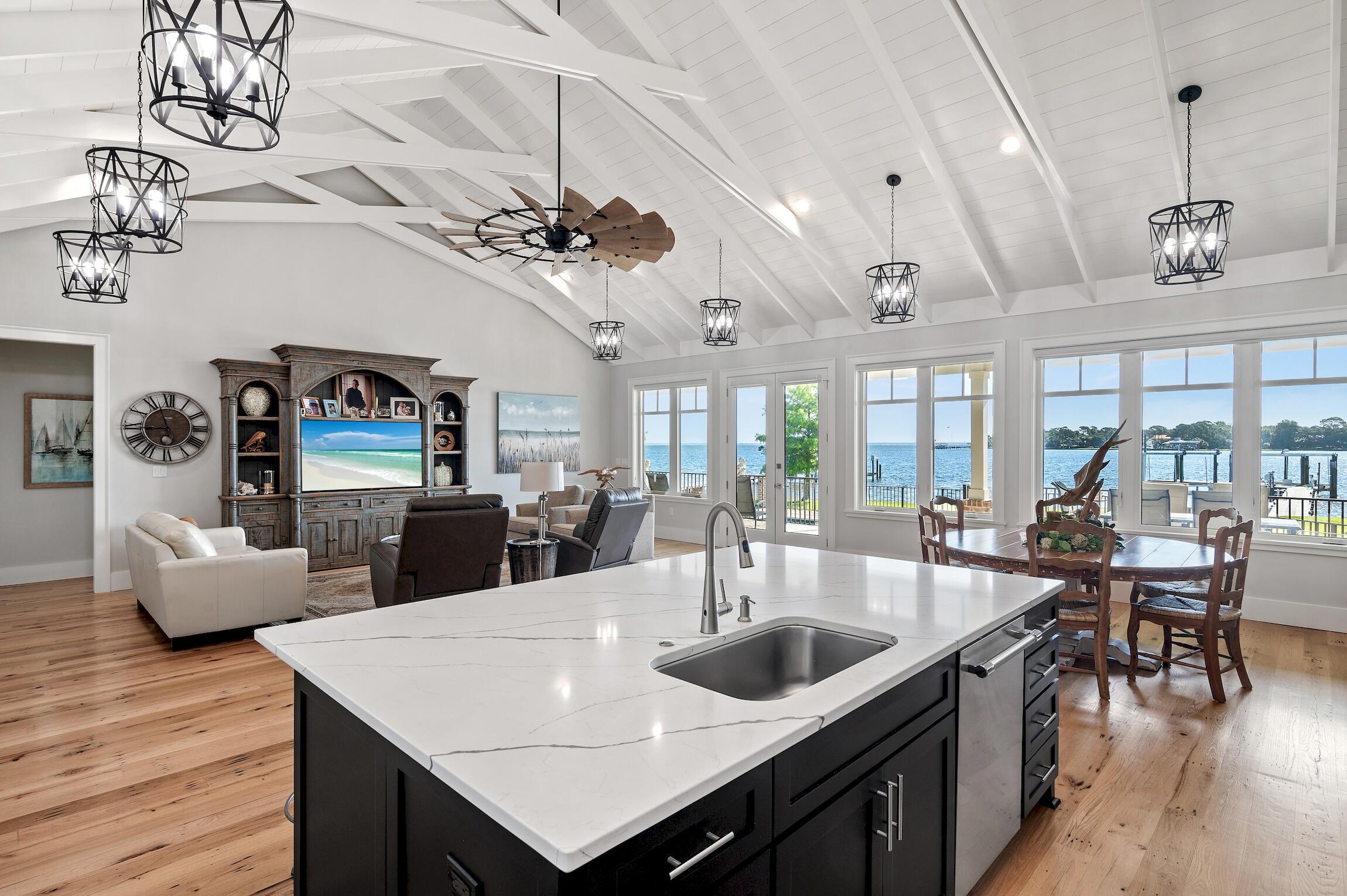 PEACOCKS POINT REPLAT - Residential