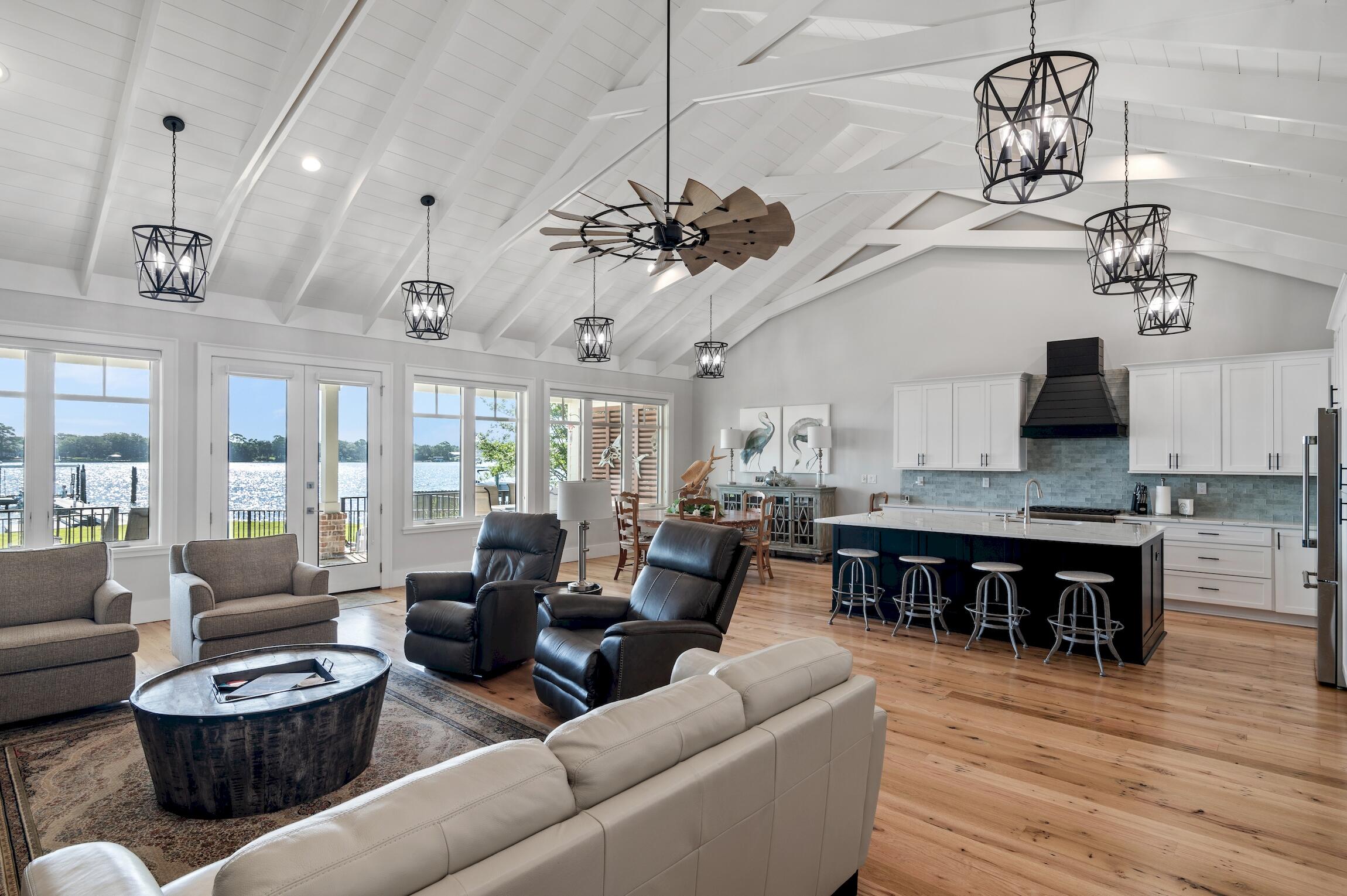 PEACOCKS POINT REPLAT - Residential